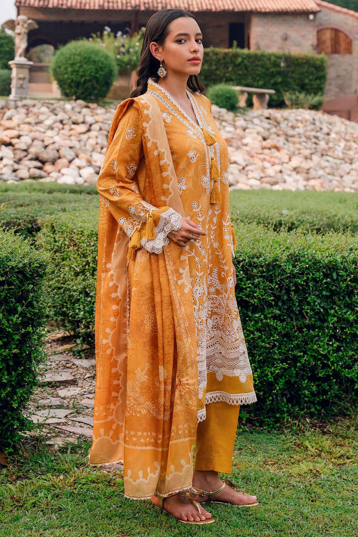 5735-LIMELIGHT EMBROIDERED LAWN UNSTITCHED