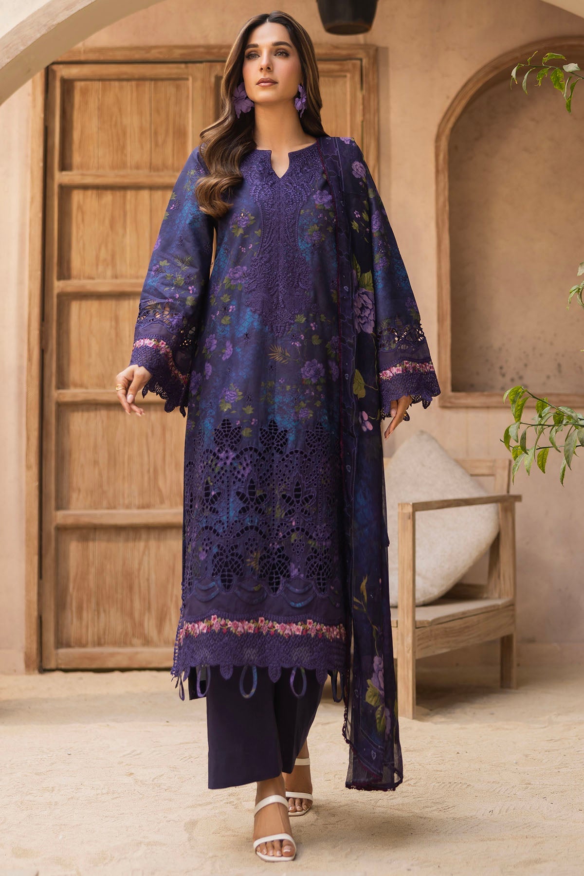 5736-MAJESTY EMBROIDERED LAWN STITCHED