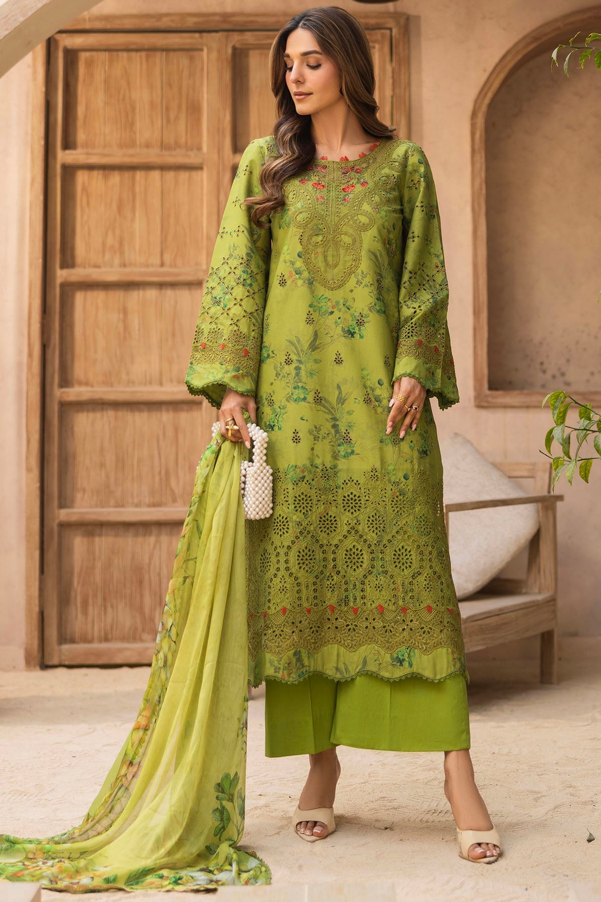 5737-GLAMORAIS EMBROIDERED LAWN STITCHED
