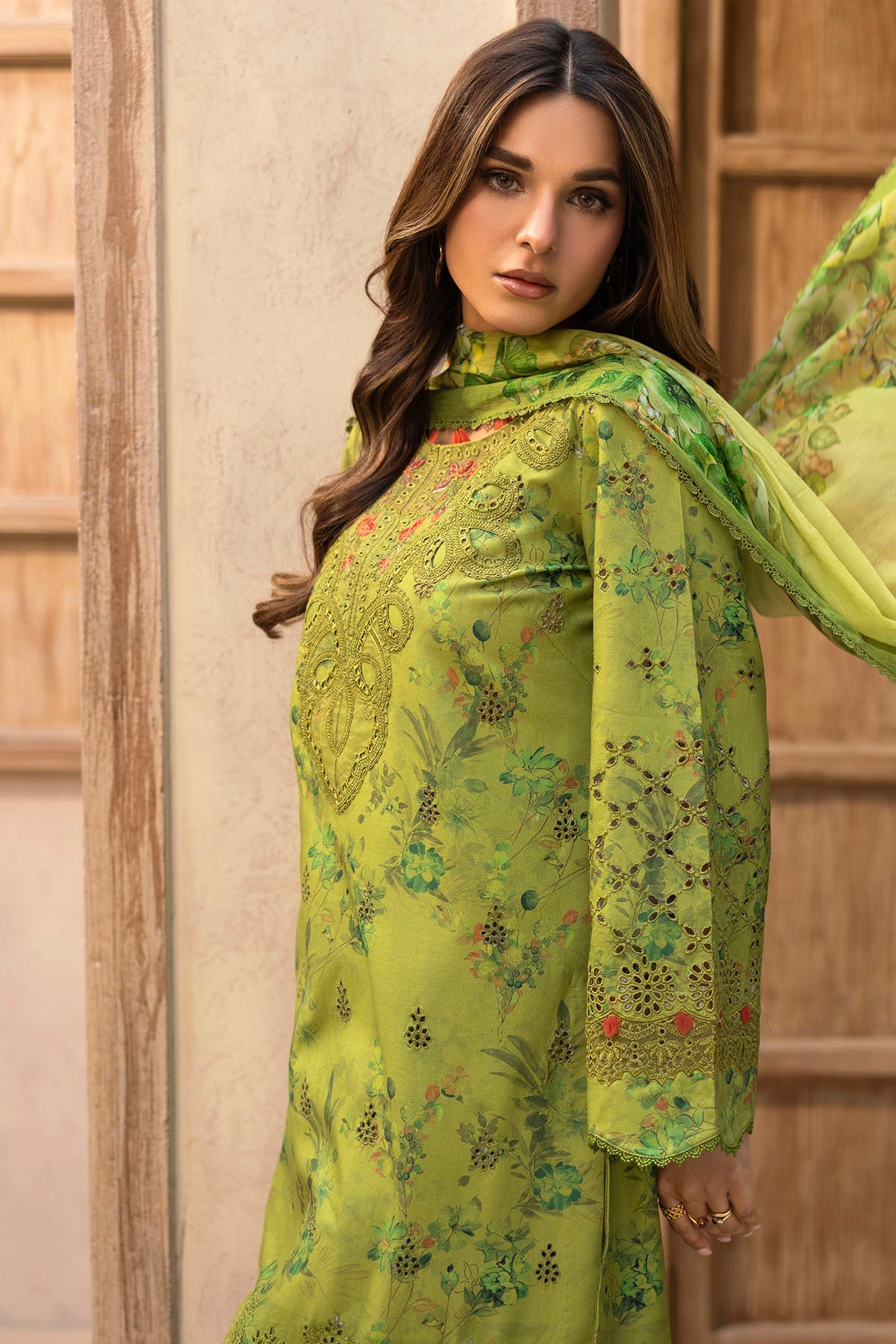 5737-GLAMORAIS EMBROIDERED LAWN STITCHED
