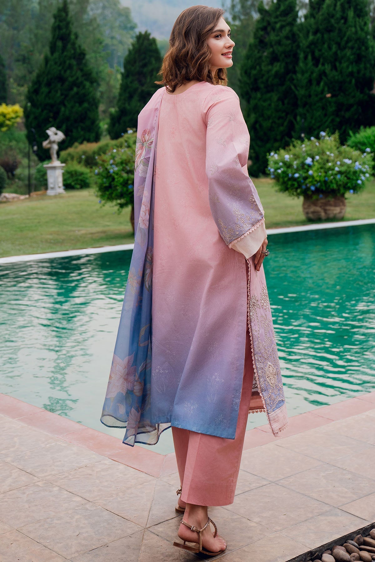 5813-LISA EMBROIDERED LAWN STITCHED