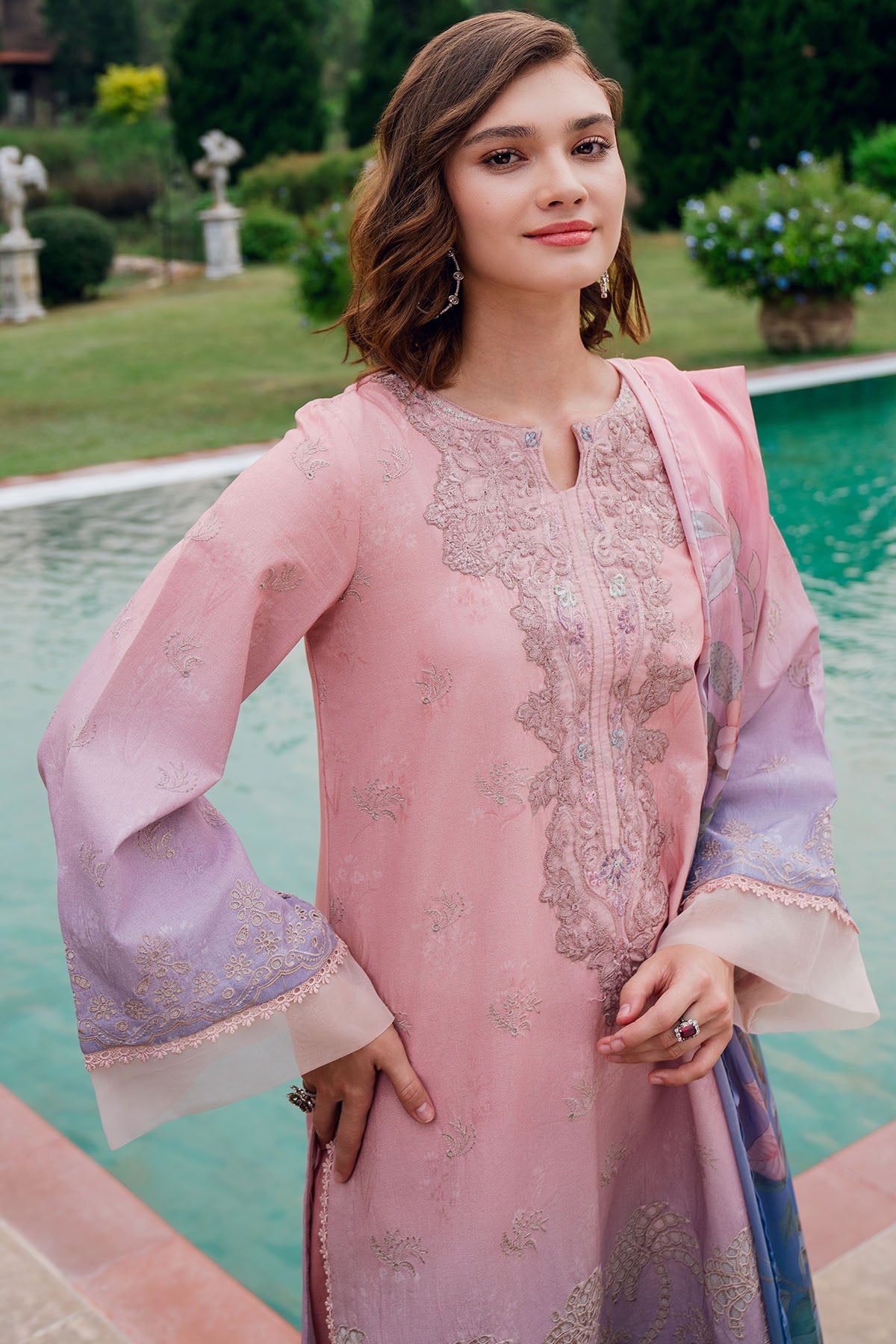5813-LISA EMBROIDERED LAWN STITCHED
