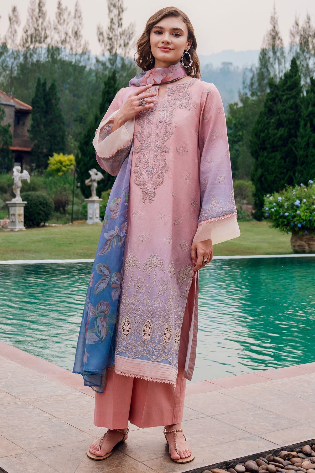 5813-LISA EMBROIDERED LAWN STITCHED