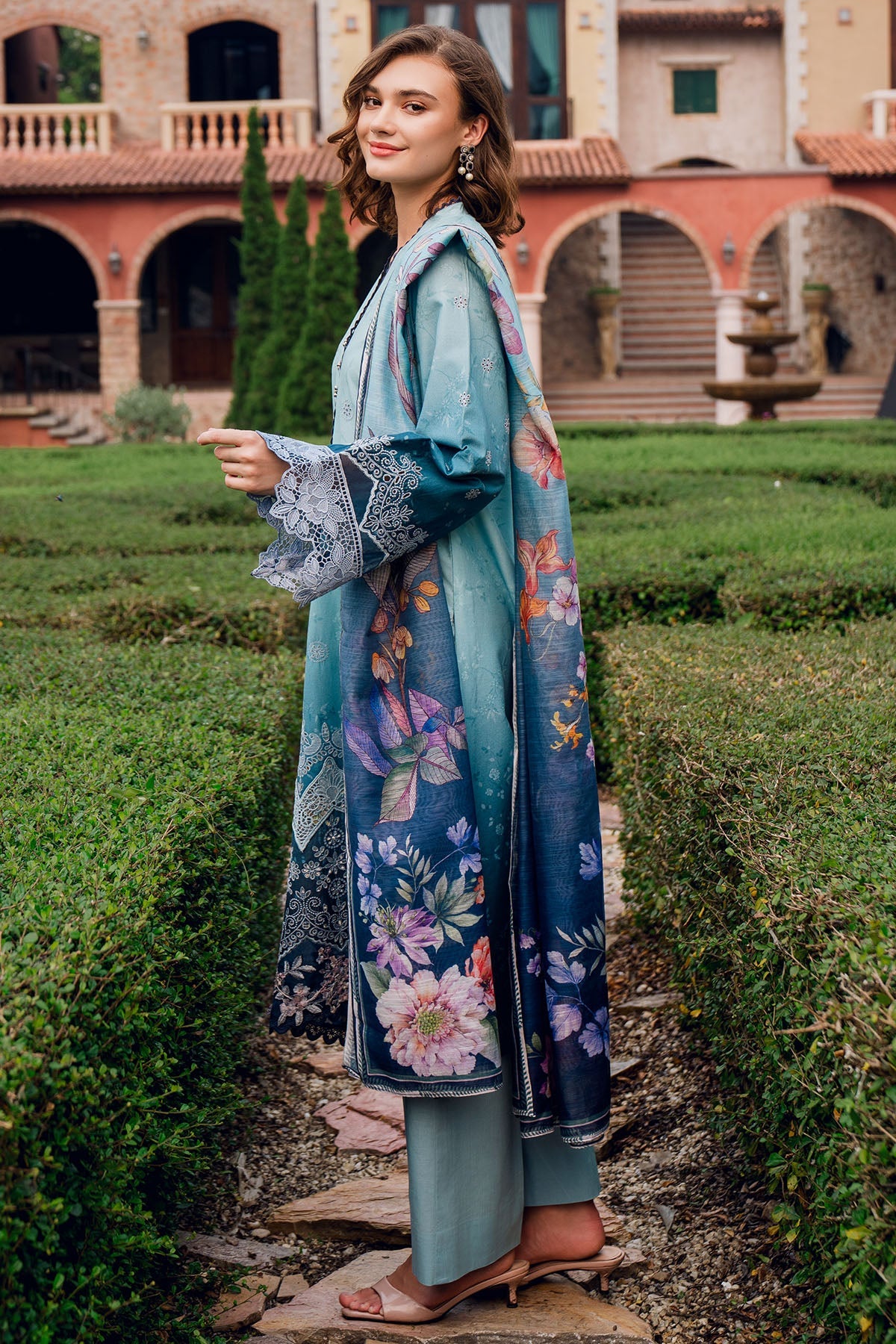 5815-SUNLIT EMBROIDERED LAWN STITCHED