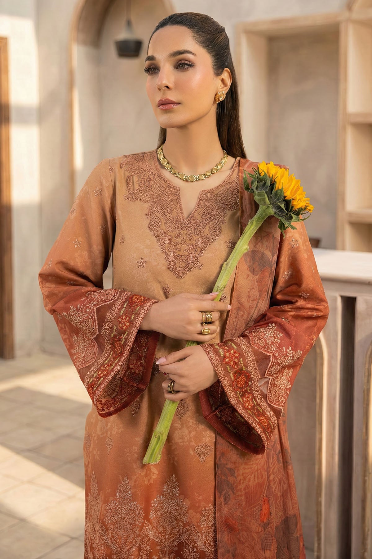 5820-SABLE LUNE EMBROIDERED LAWN STITCHED