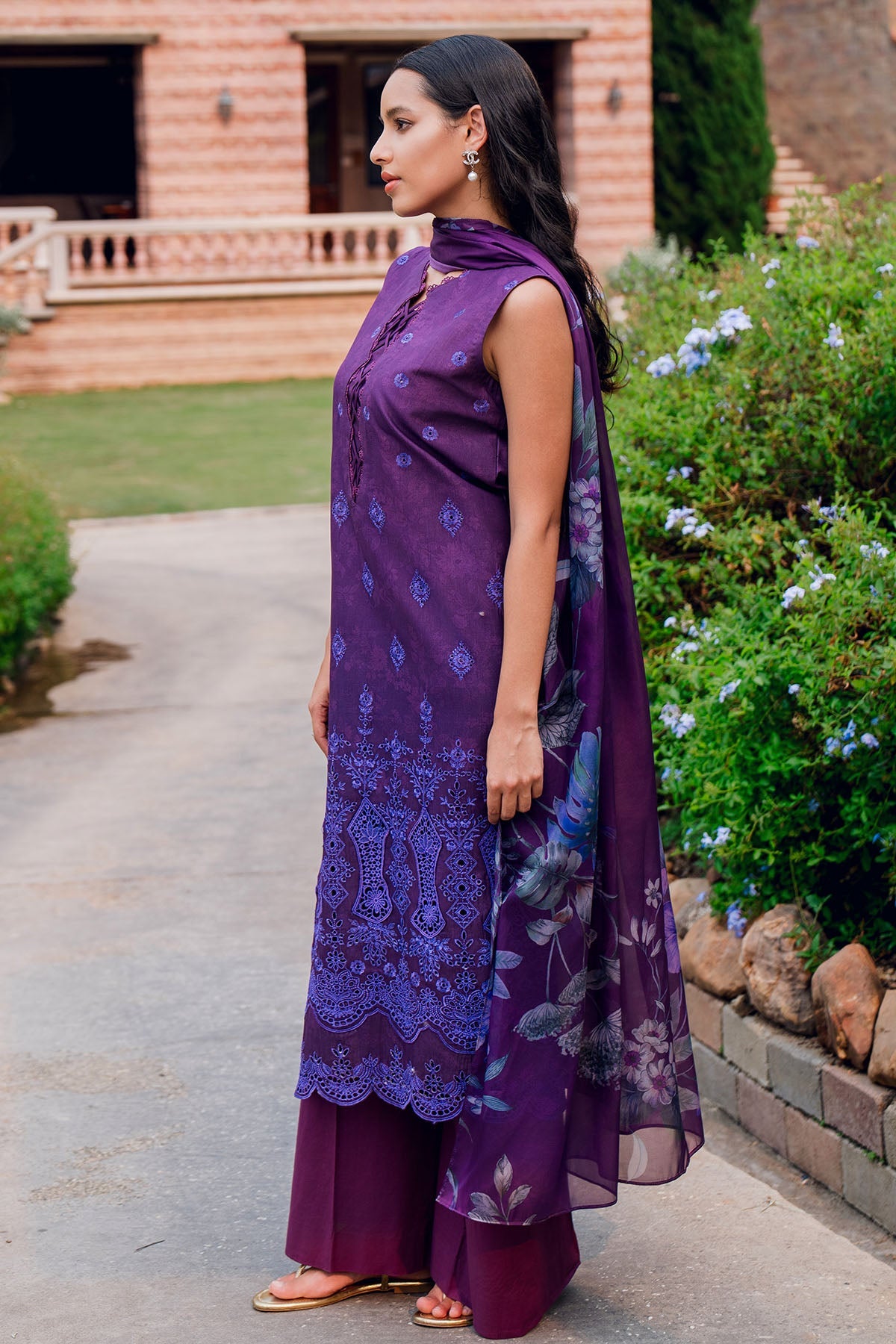 5822-FLOREYA EMBROIDERED LAWN STITCHED