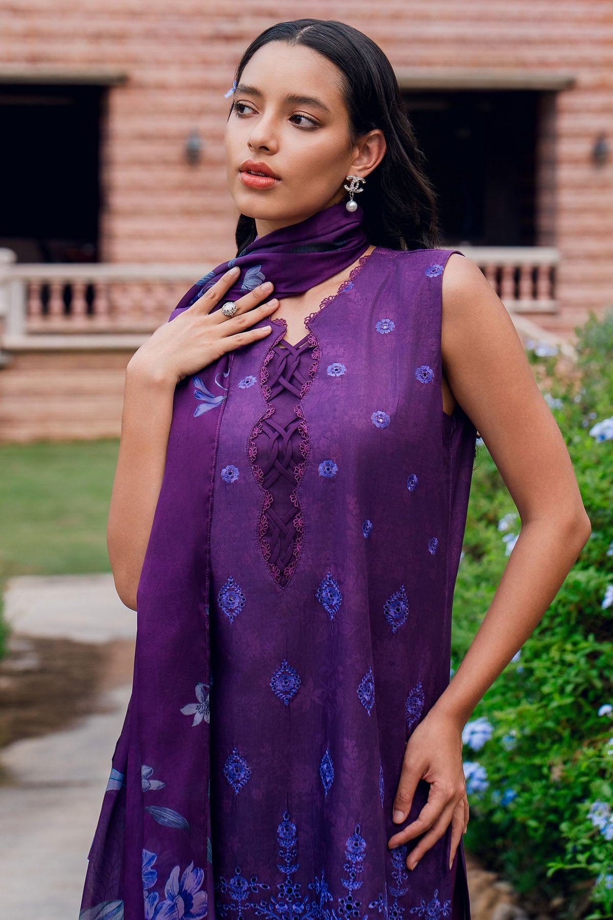5822-FLOREYA EMBROIDERED LAWN STITCHED