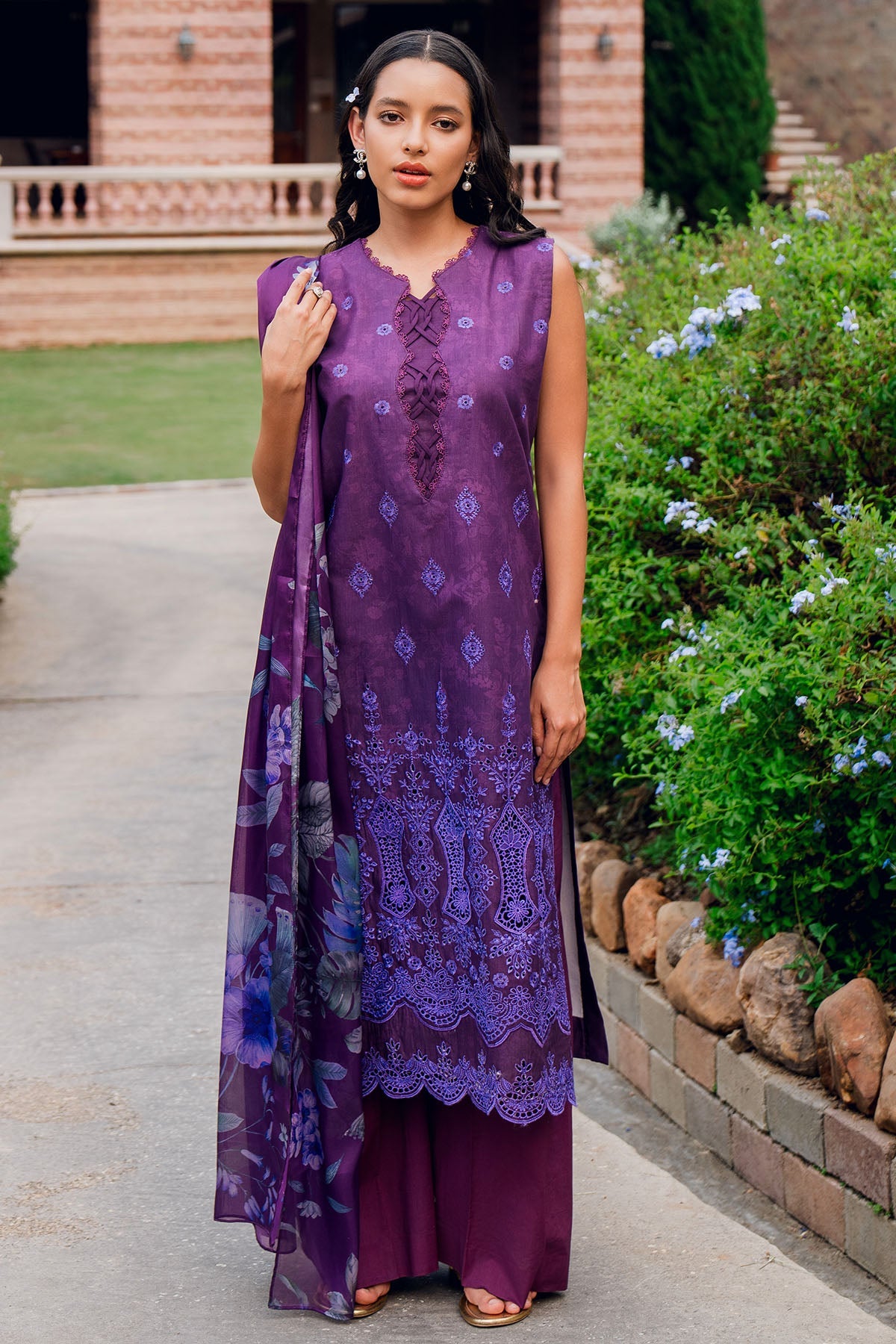 5822-FLOREYA EMBROIDERED LAWN STITCHED