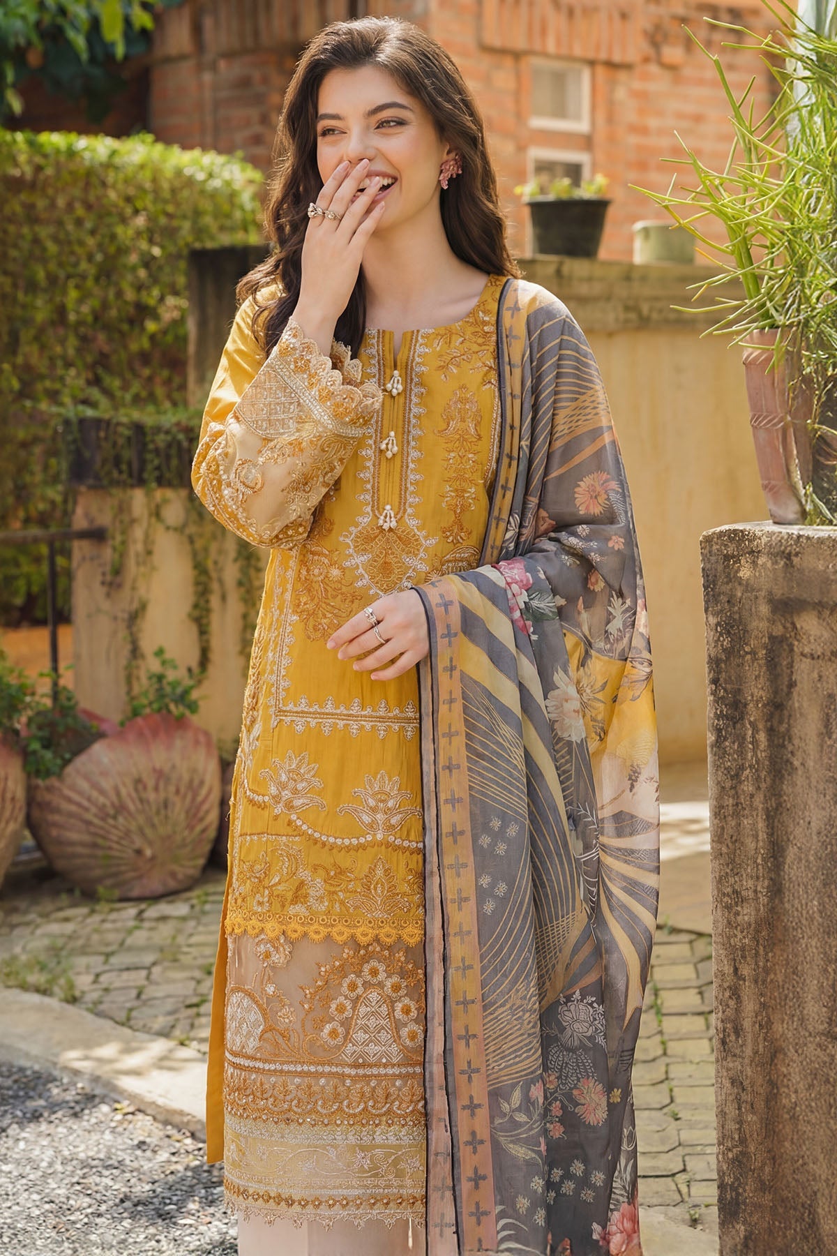 5834-ALYSSA EMBROIDERED LAWN UNSTITCHED