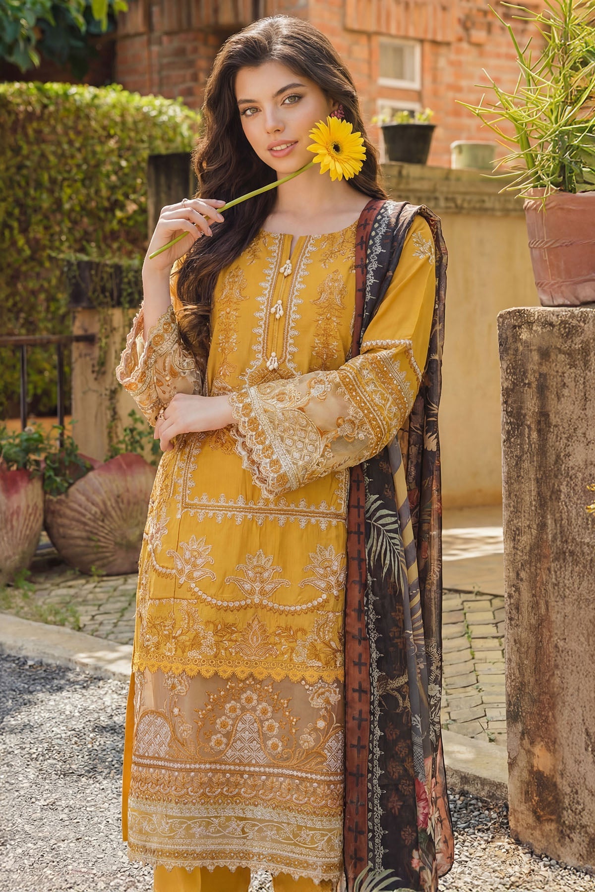 5834-ALYSSA EMBROIDERED LAWN UNSTITCHED