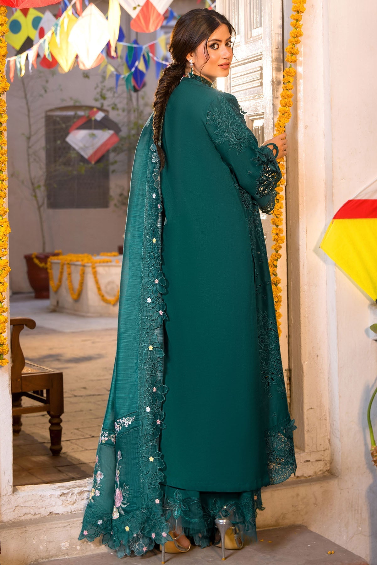 5926-HUES EMBROIDERED LAWN STITCHED