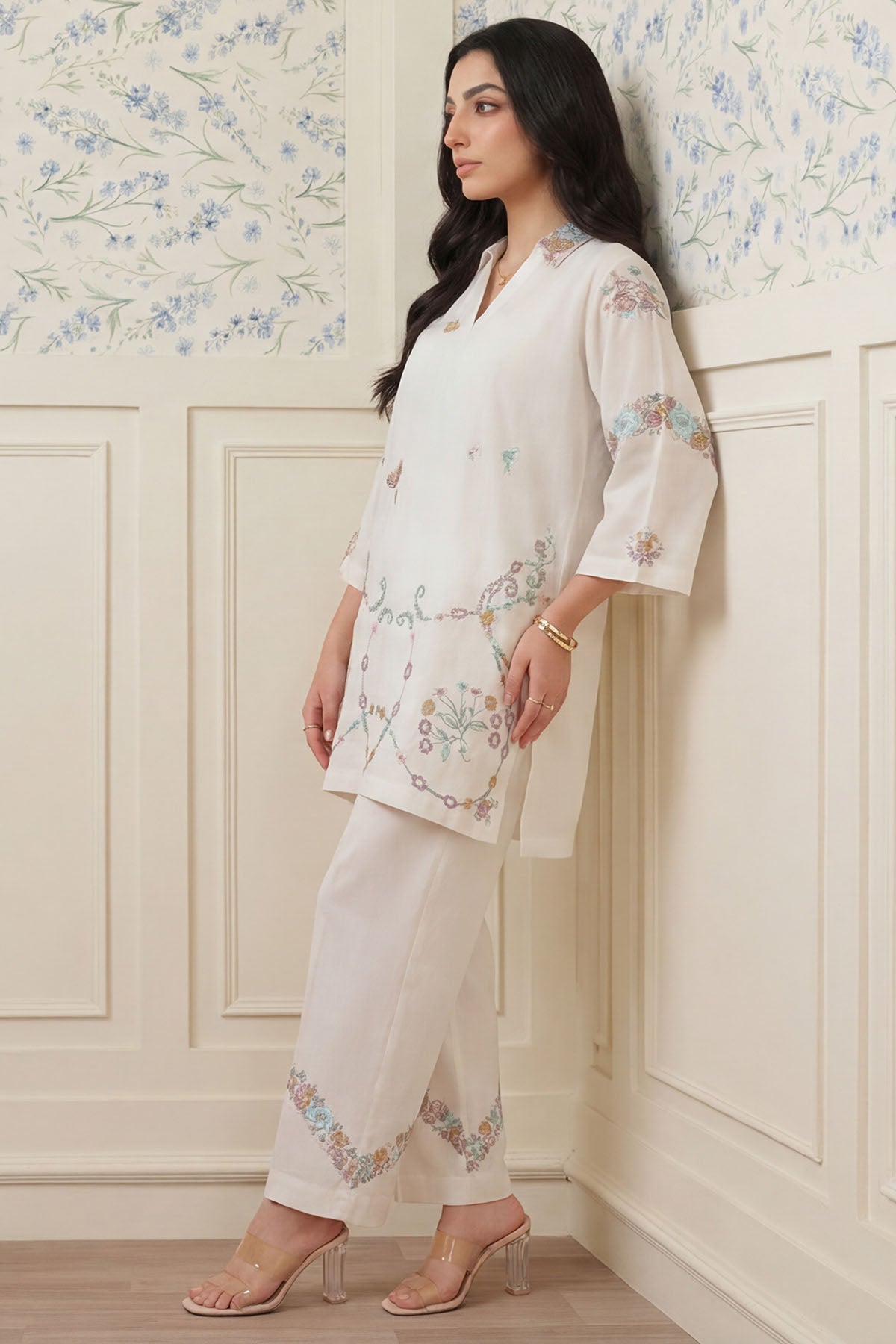 5946-INDIGO EMBROIDERED CAMBRIC STITCHED