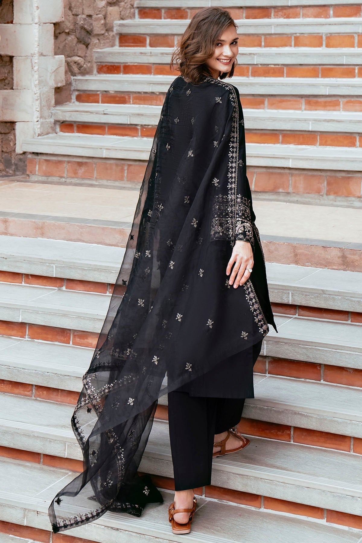 5999-COCCO EMBROIDERED LAWN STITCHED