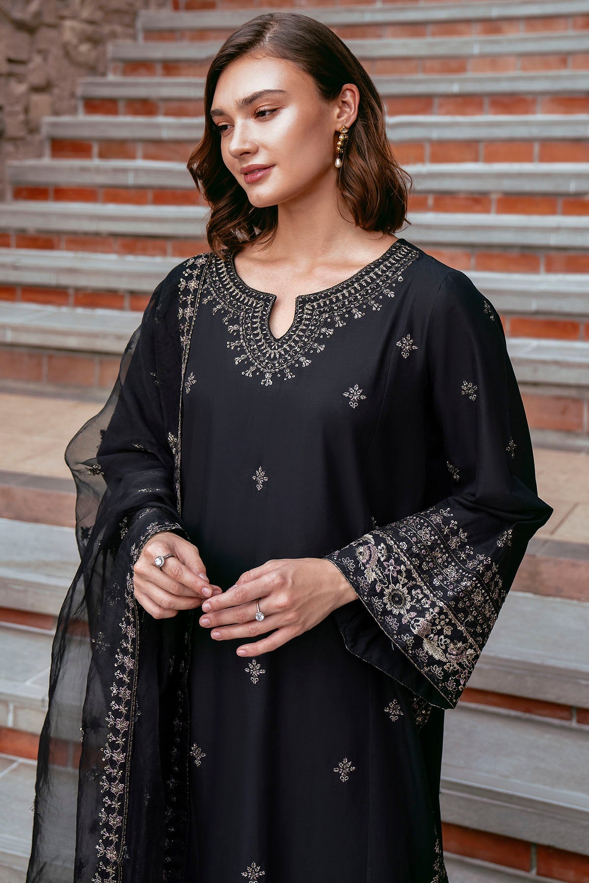 5999-COCCO EMBROIDERED LAWN STITCHED