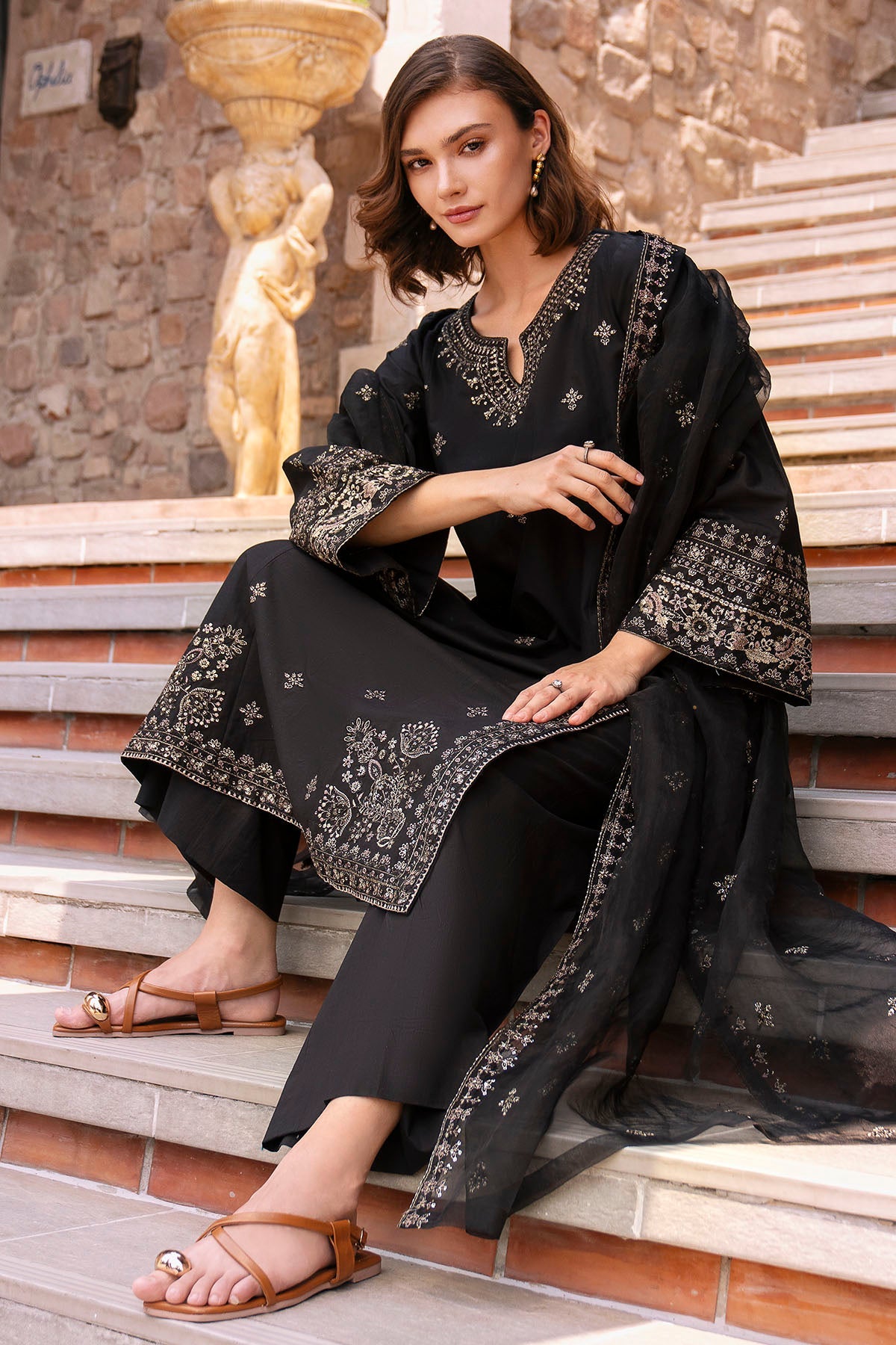 5999-COCCO EMBROIDERED LAWN STITCHED