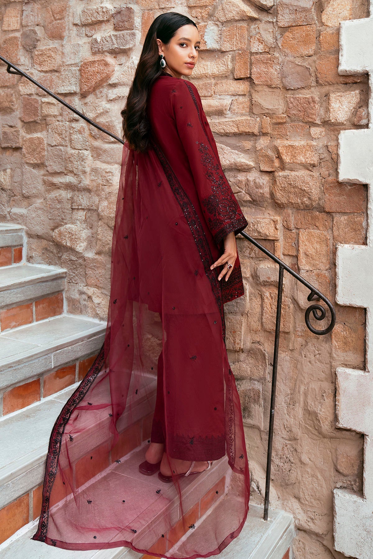 6000-AVOCADO EMBROIDERED LAWN STITCHED