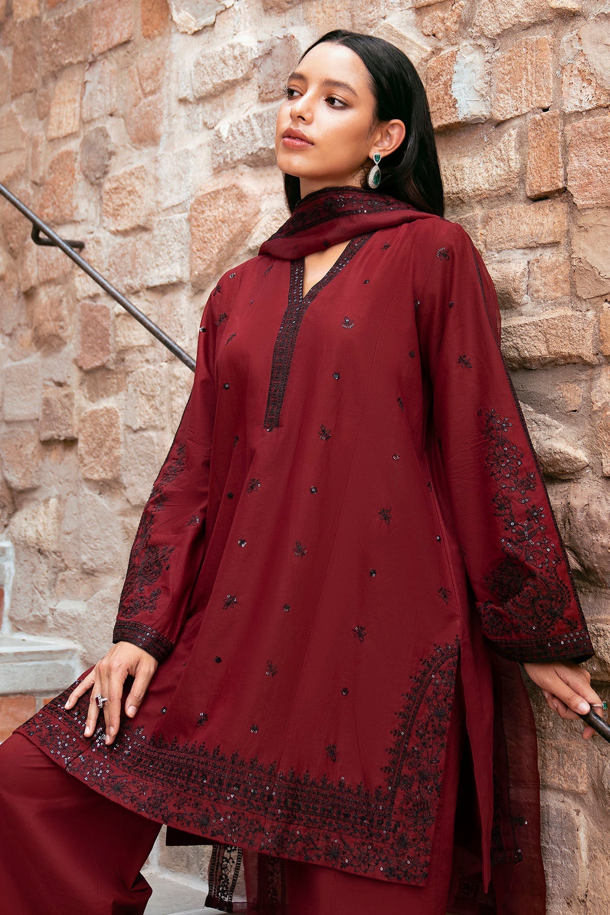 6000-AVOCADO EMBROIDERED LAWN STITCHED