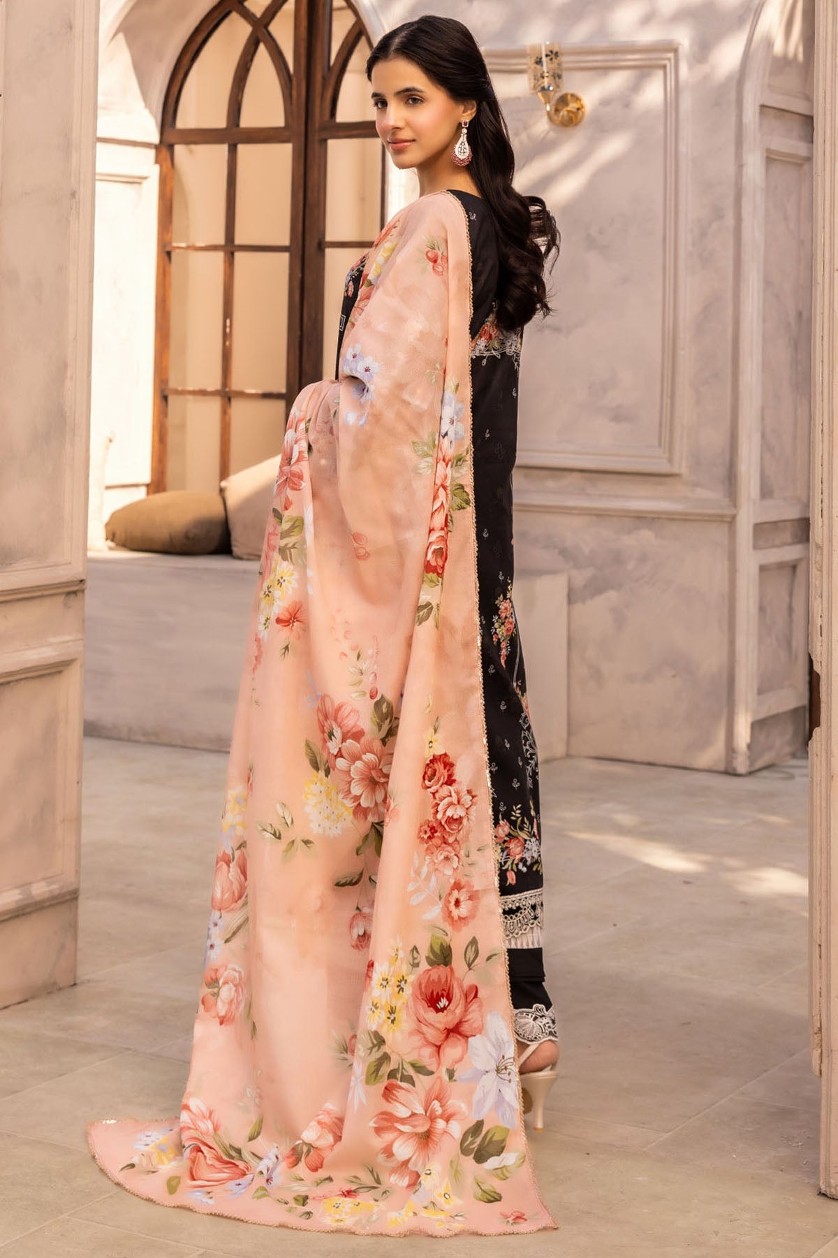 6014-GLEAMORE EMBROIDERED LAWN STITCHED