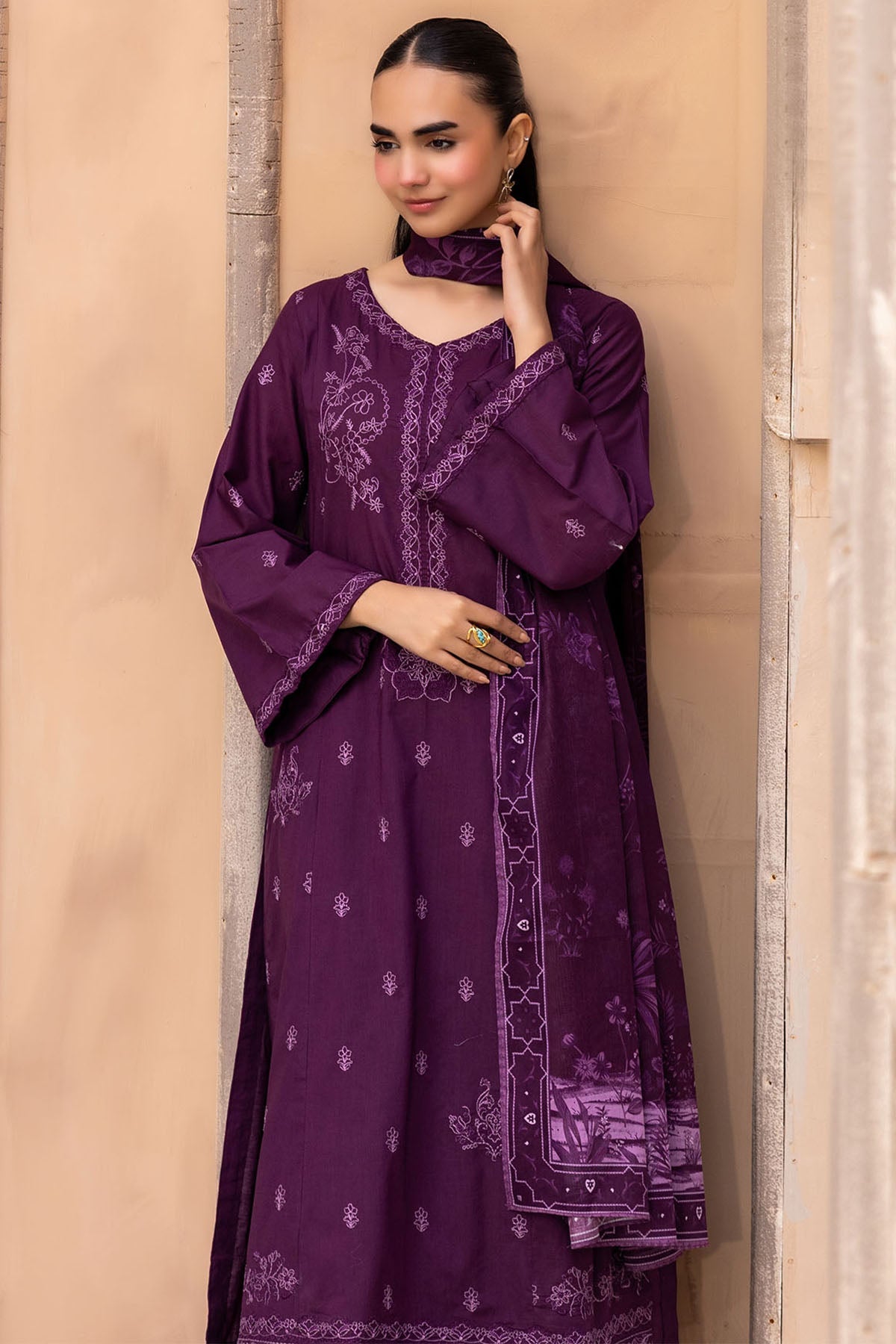 6031-HOORAB EMBROIDERED LAWN UNSTITCHED