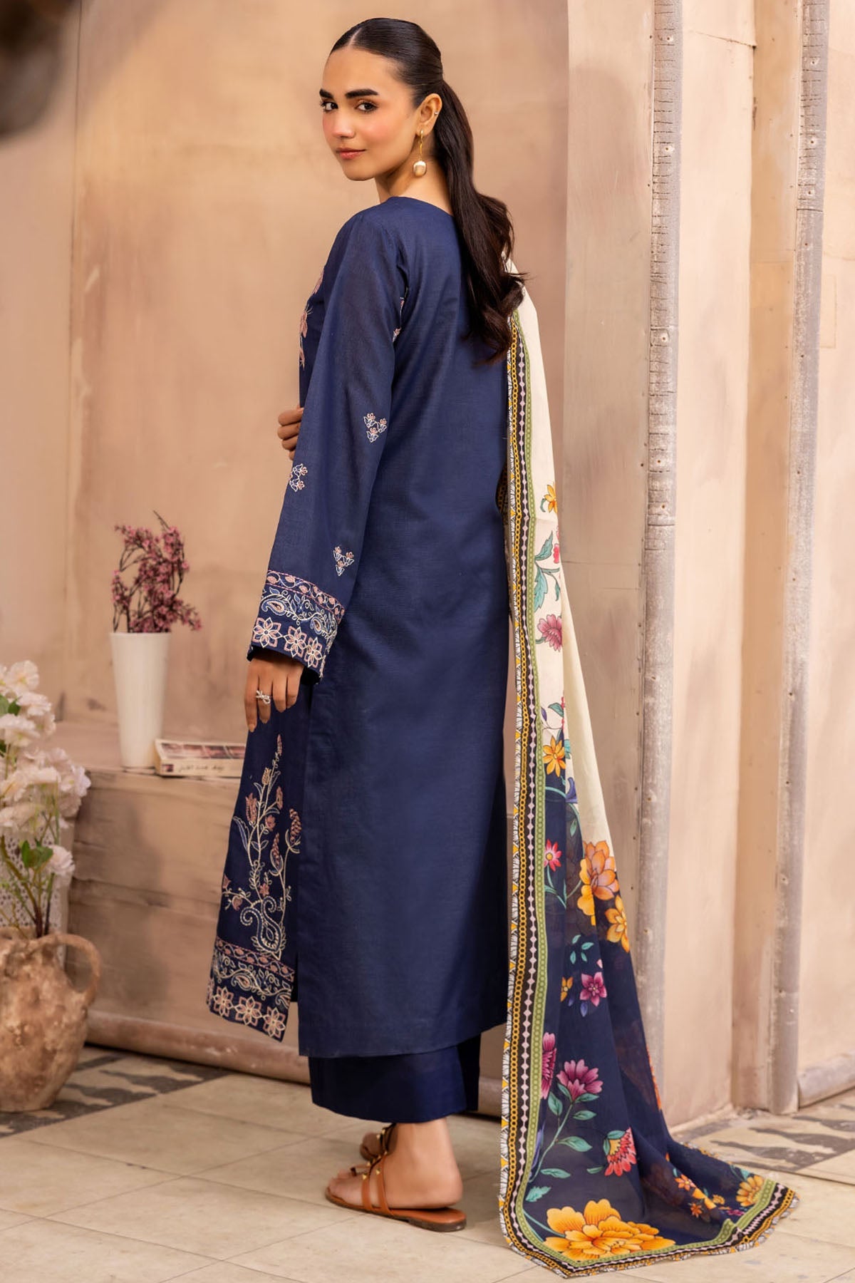 6037-ZOOHI EMBROIDERED LAWN STITCHED