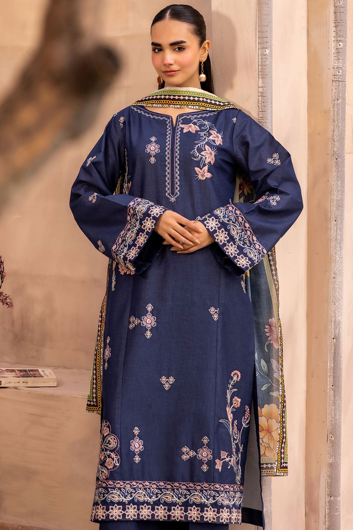 6037-ZOOHI EMBROIDERED LAWN STITCHED