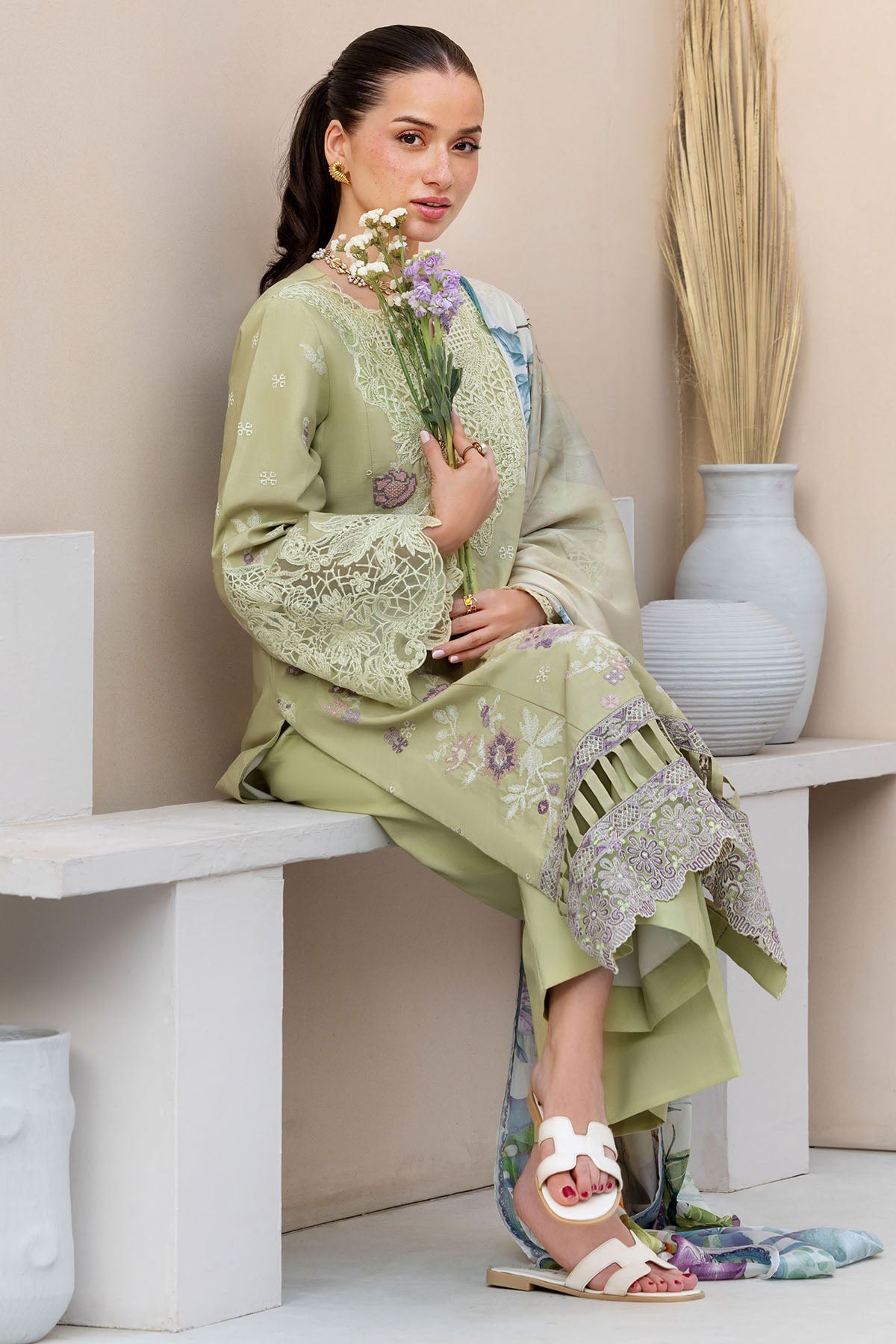6064-ALEXANDRIN EMBROIDERED LAWN STITCHED