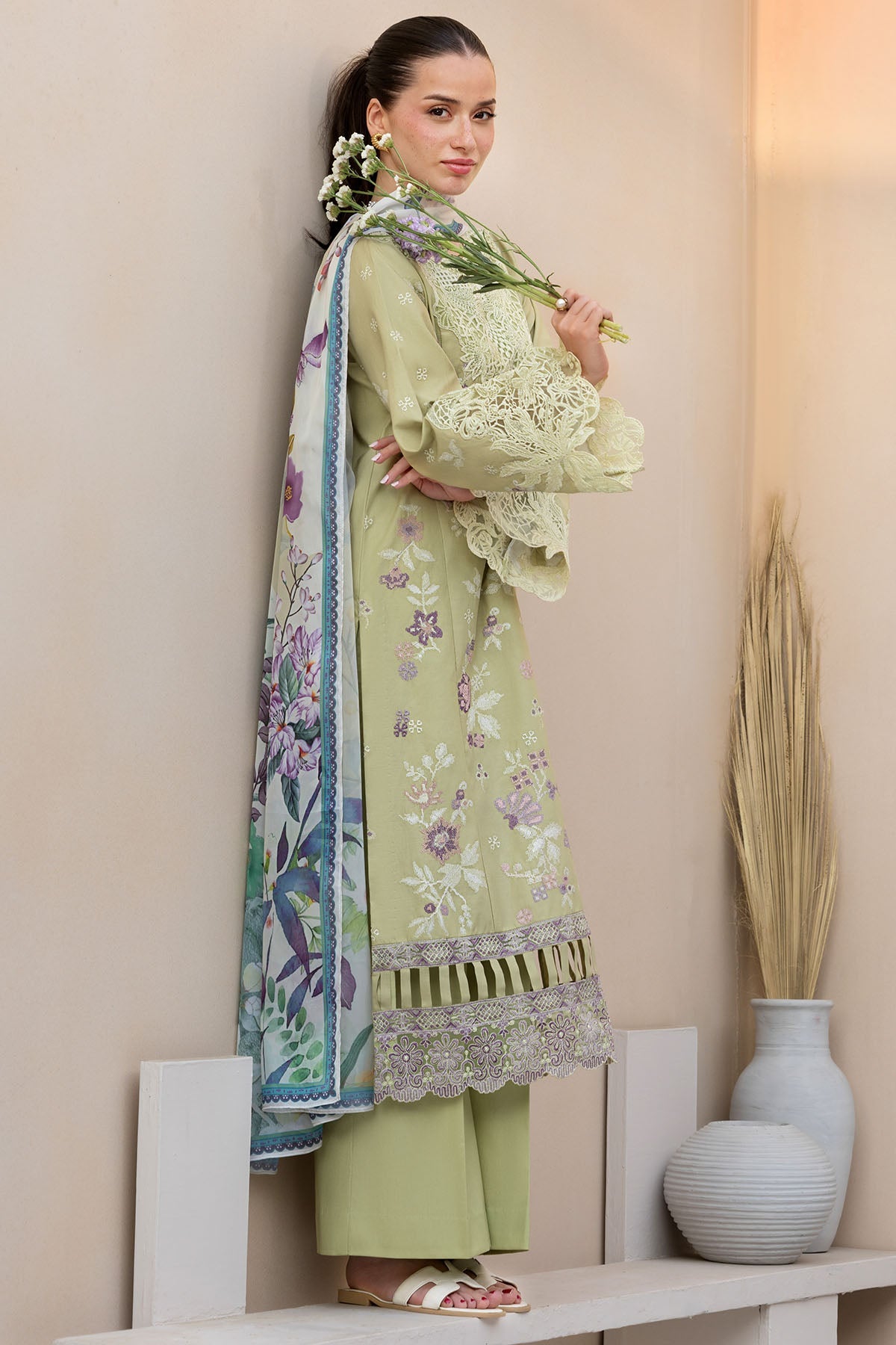 6064-ALEXANDRIN EMBROIDERED LAWN STITCHED