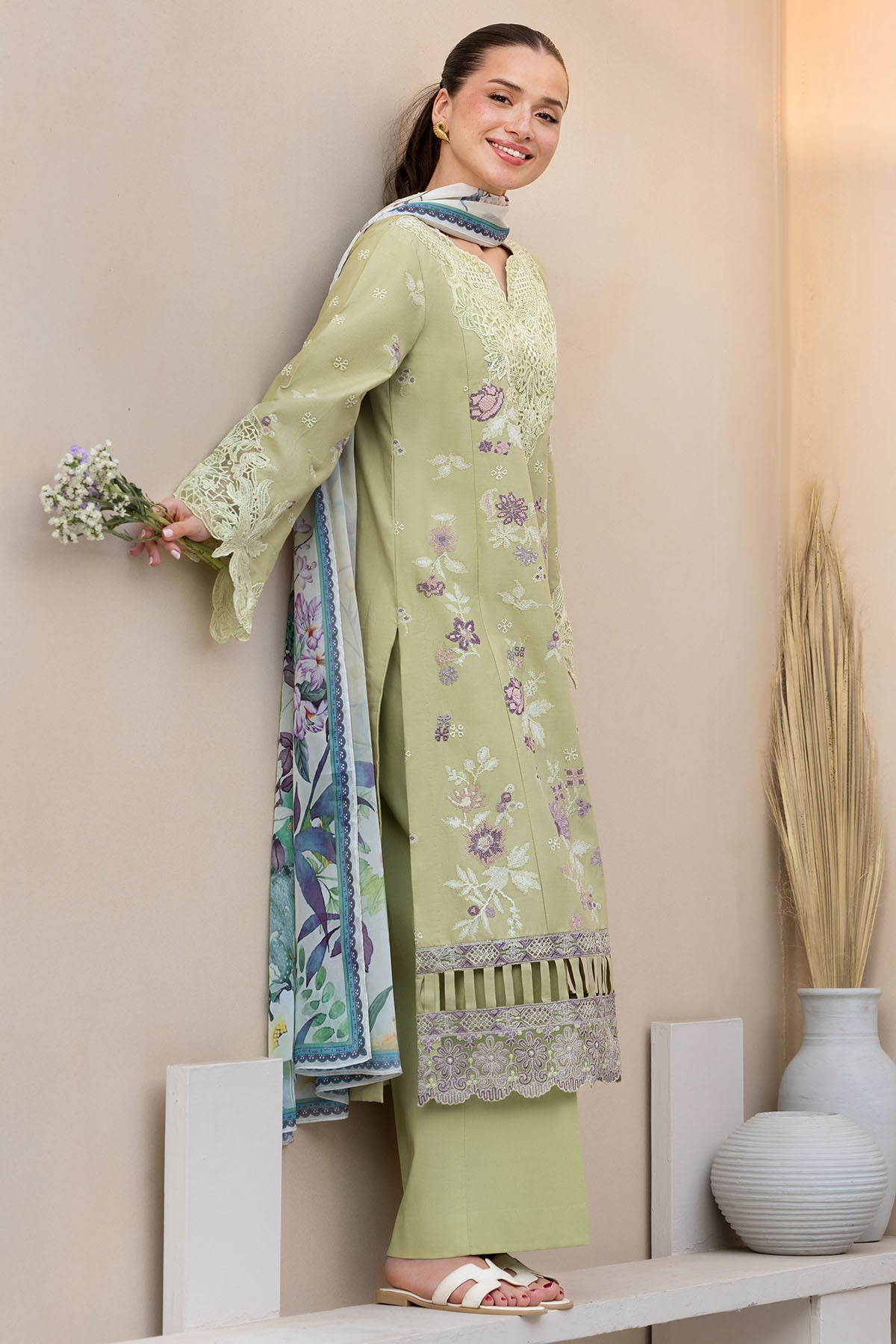 6064-ALEXANDRIN EMBROIDERED LAWN STITCHED