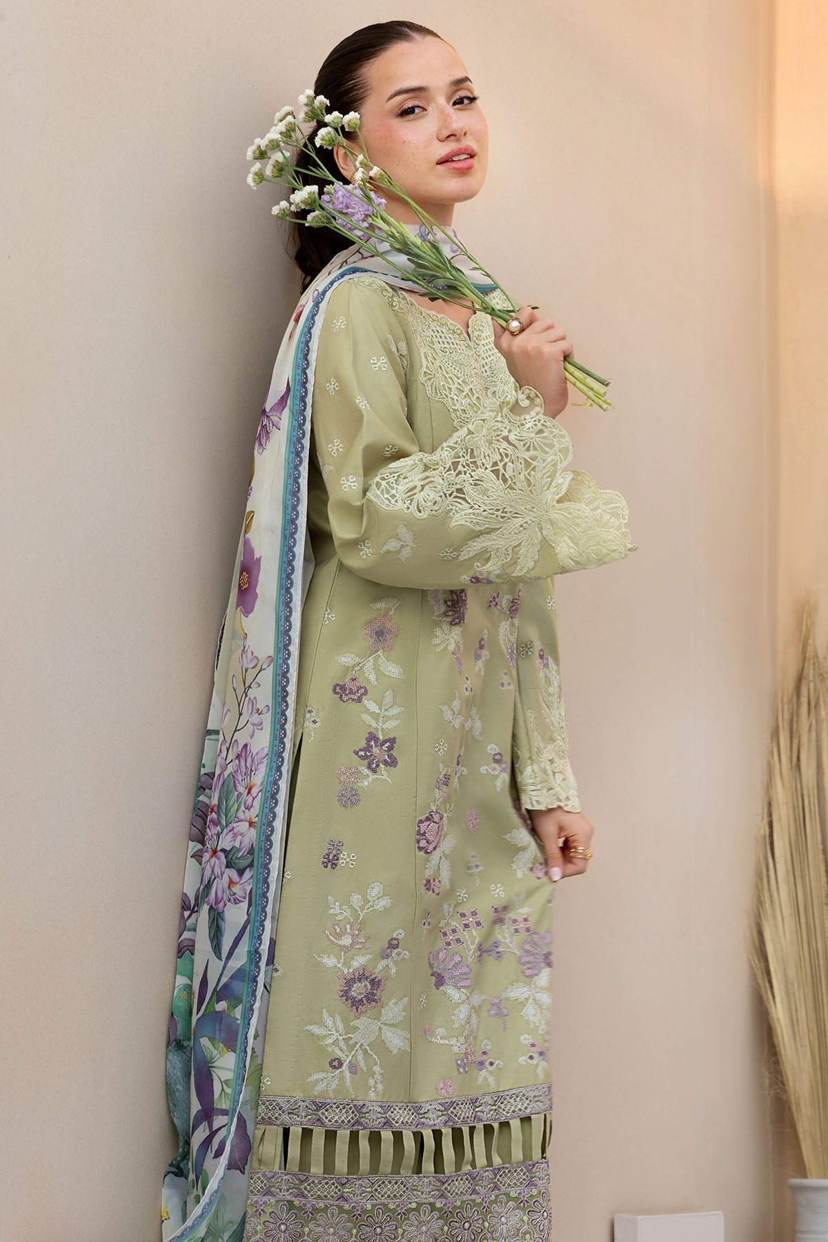 6064-ALEXANDRIN EMBROIDERED LAWN STITCHED