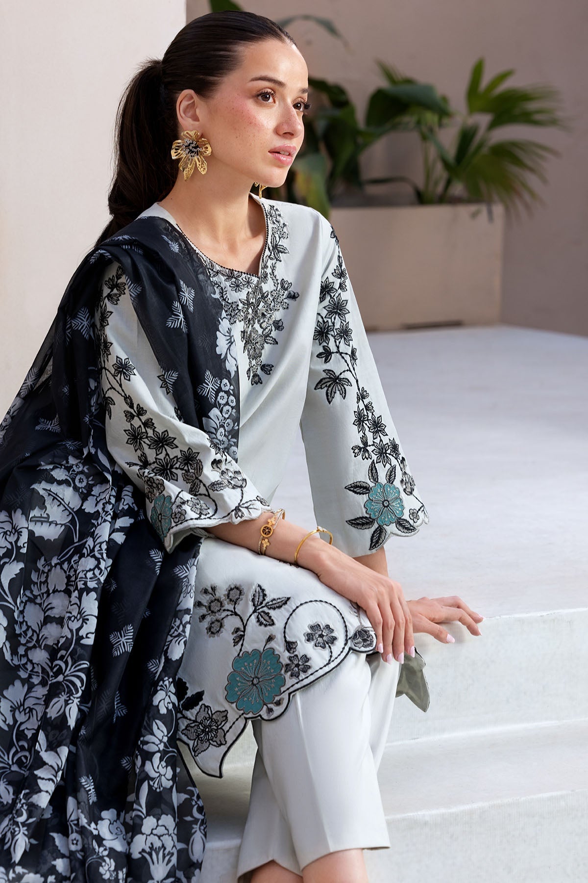 6067-GEORGIA EMBROIDERED LAWN STITCHED