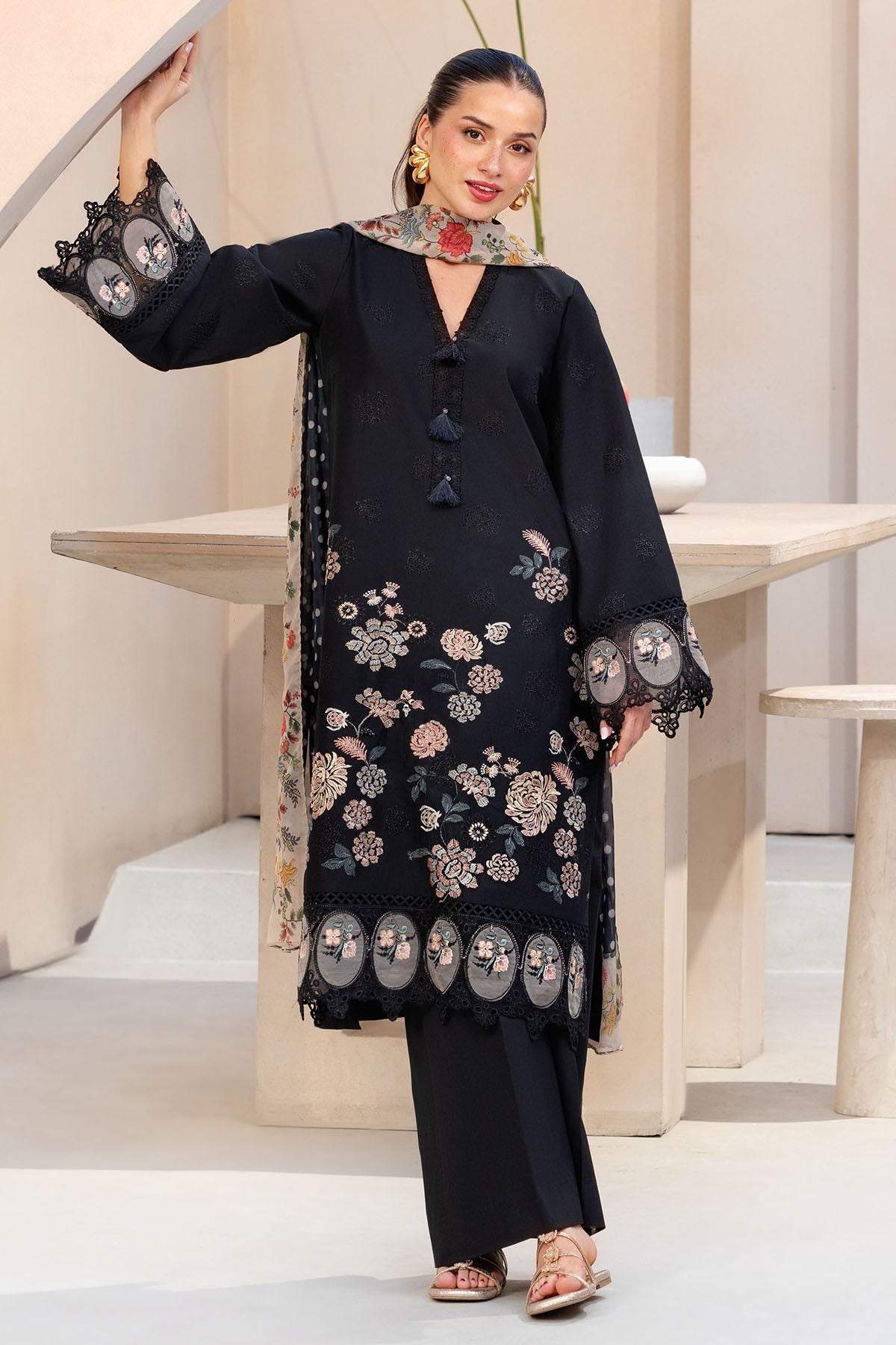 6069-NOVA EMBROIDERED LAWN STITCHED