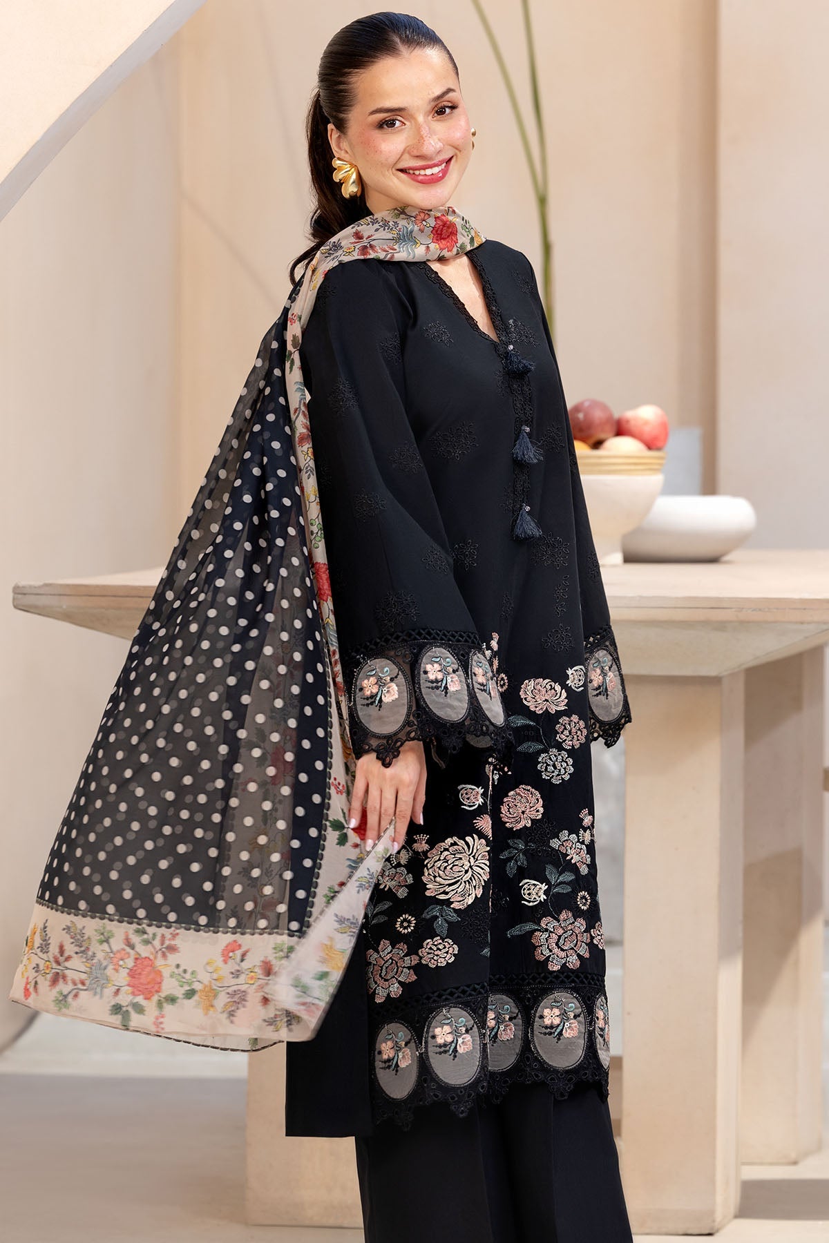6069-NOVA EMBROIDERED LAWN STITCHED
