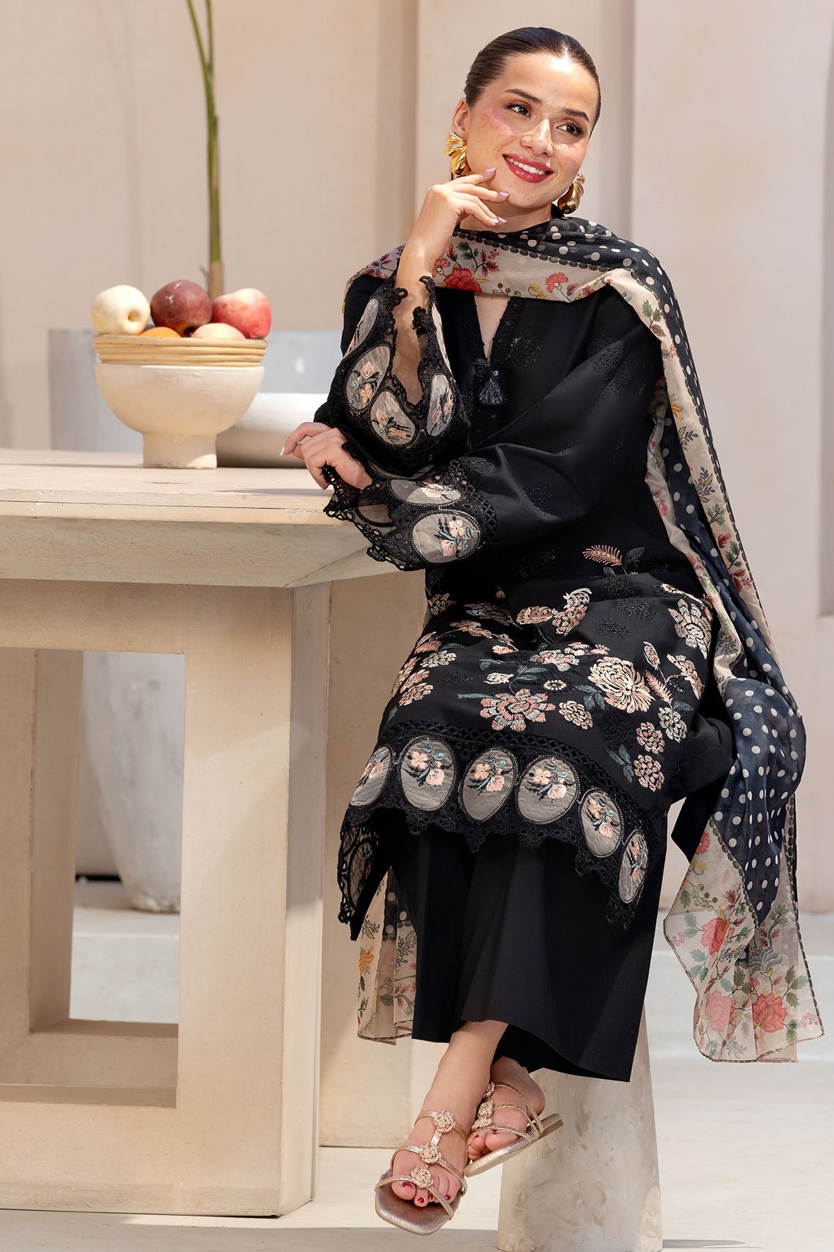 6069-NOVA EMBROIDERED LAWN STITCHED