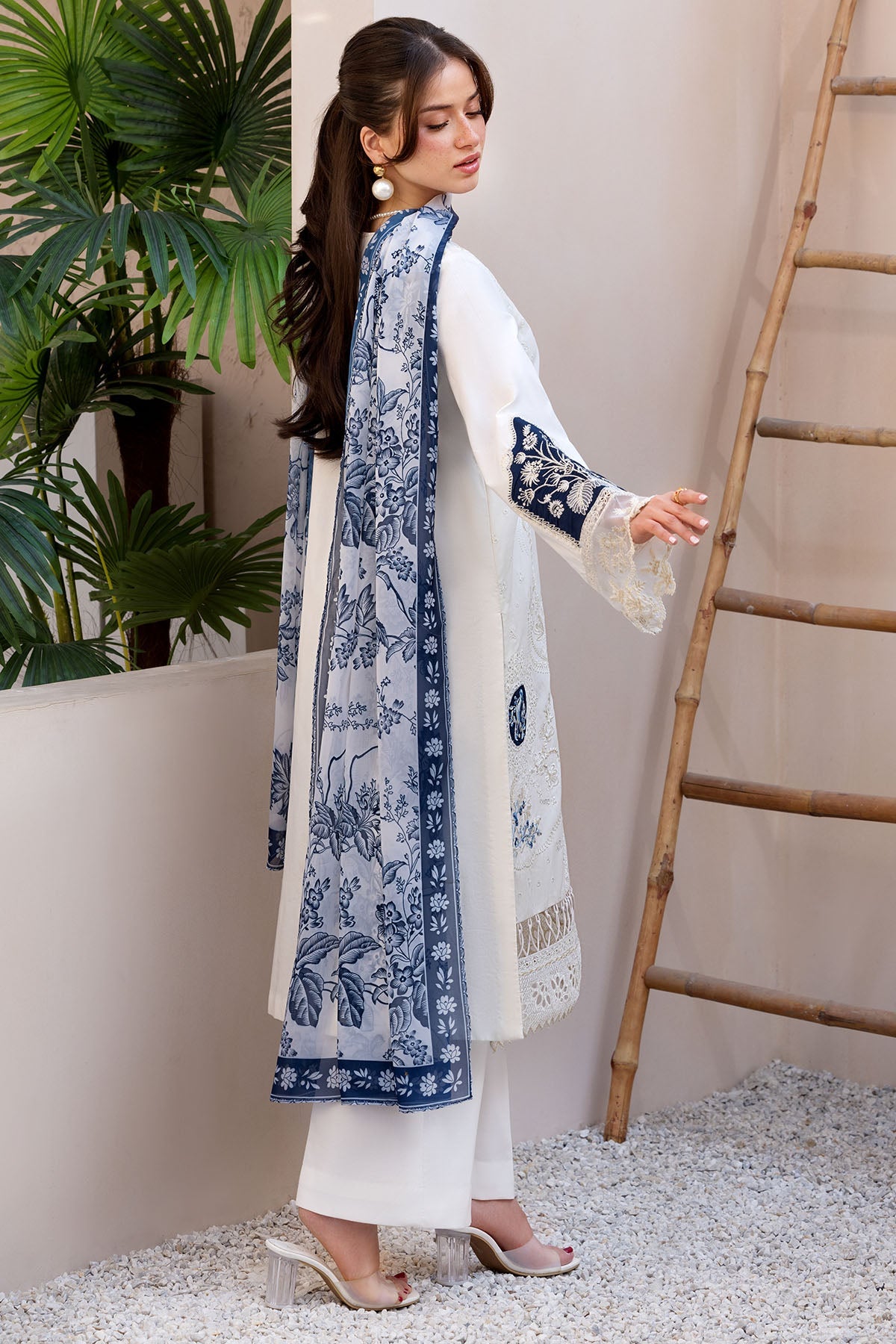 6070-MTNA EMBROIDERED LAWN STITCHED
