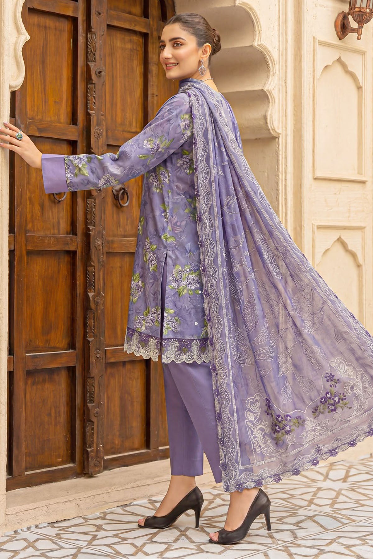 6082-MAI EMBROIDERED LAWN UNSTITCHED