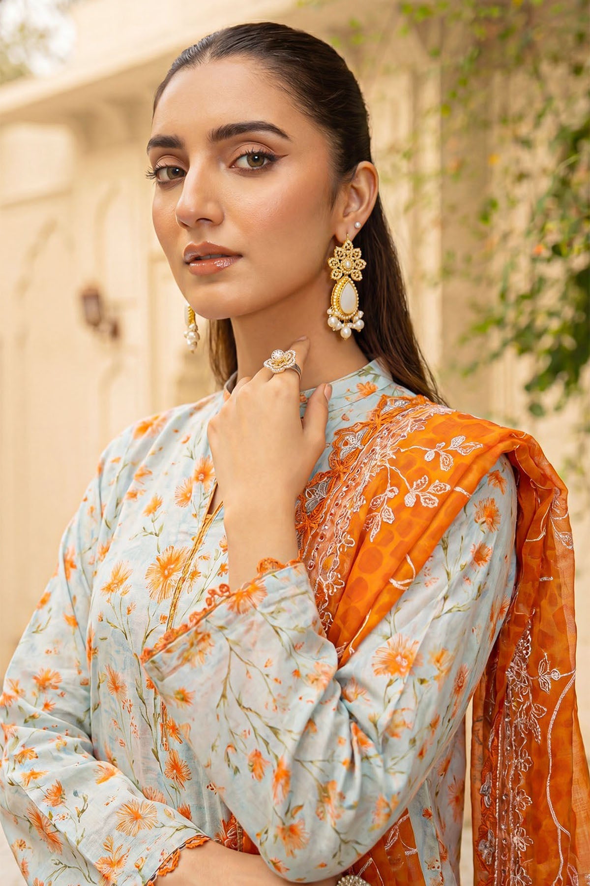6085-ARI EMBROIDERED LAWN UNSTITCHED