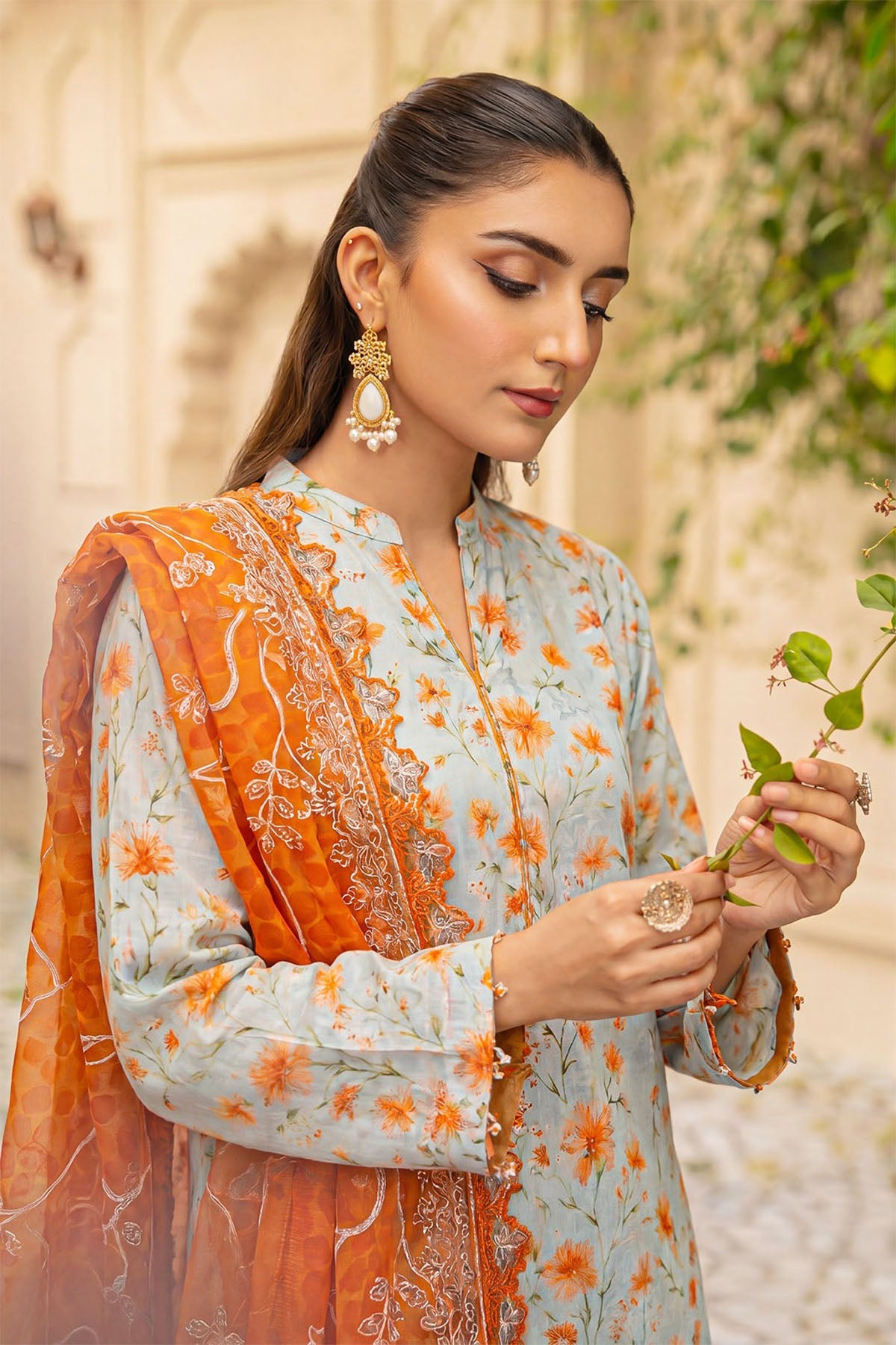 6085-ARI EMBROIDERED LAWN UNSTITCHED