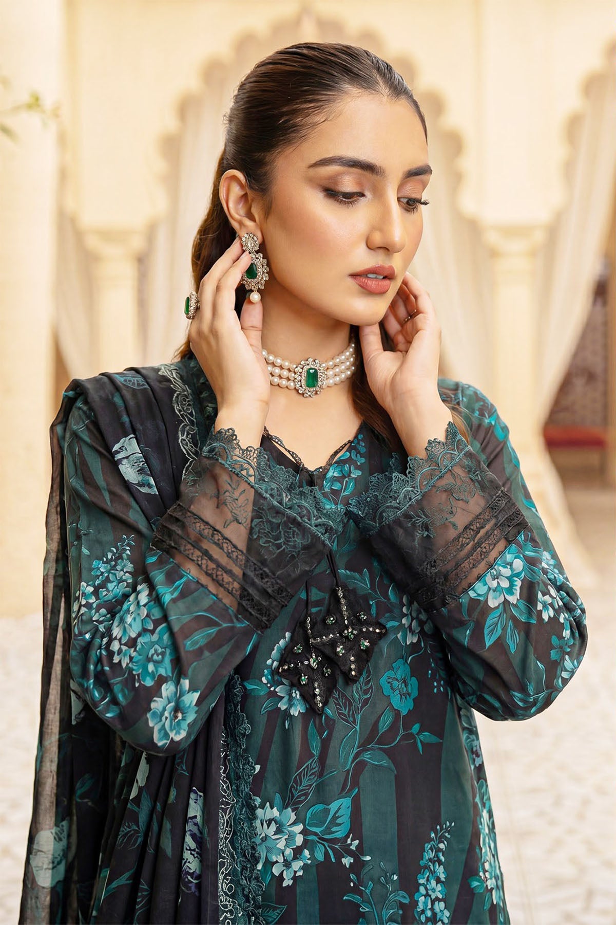 6091-YAWI EMBROIDERED LAWN UNSTITCHED