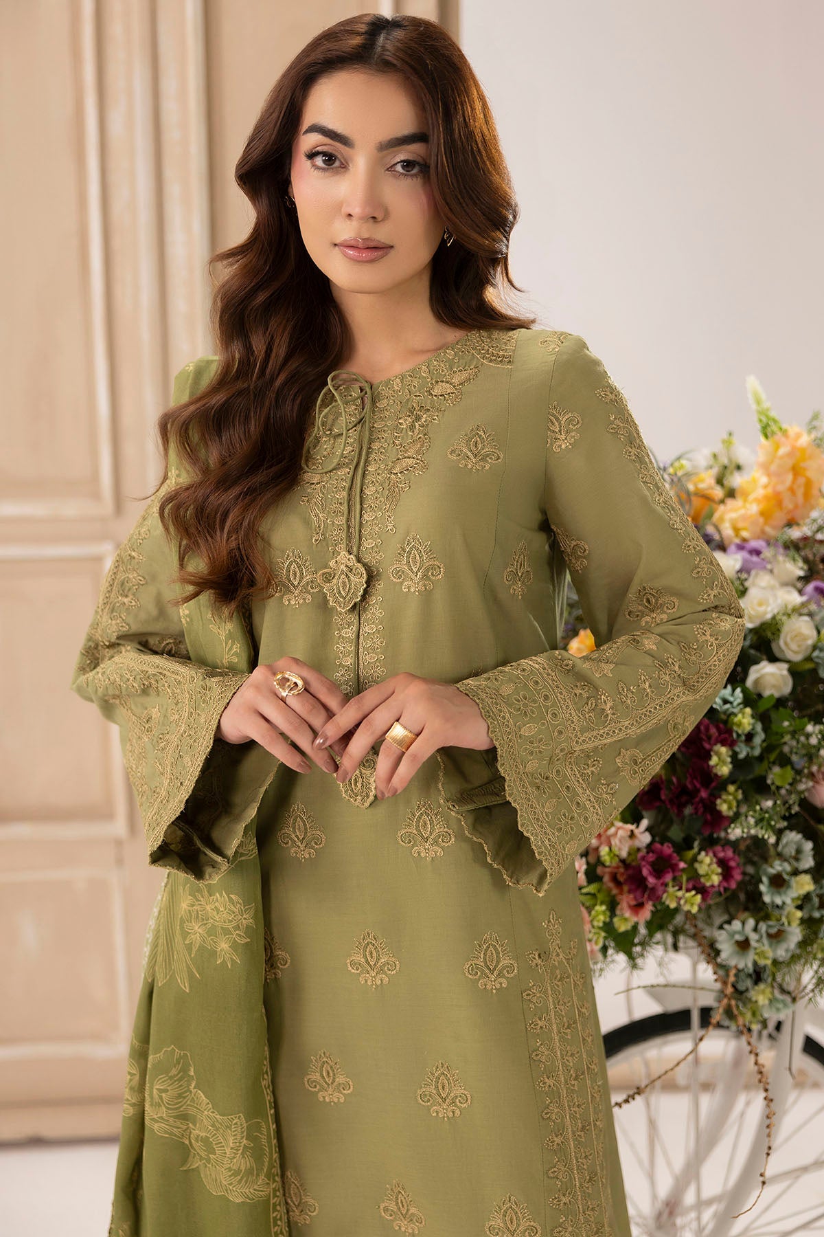 6106-PESCA EMBROIDERED LAWN STITCHED
