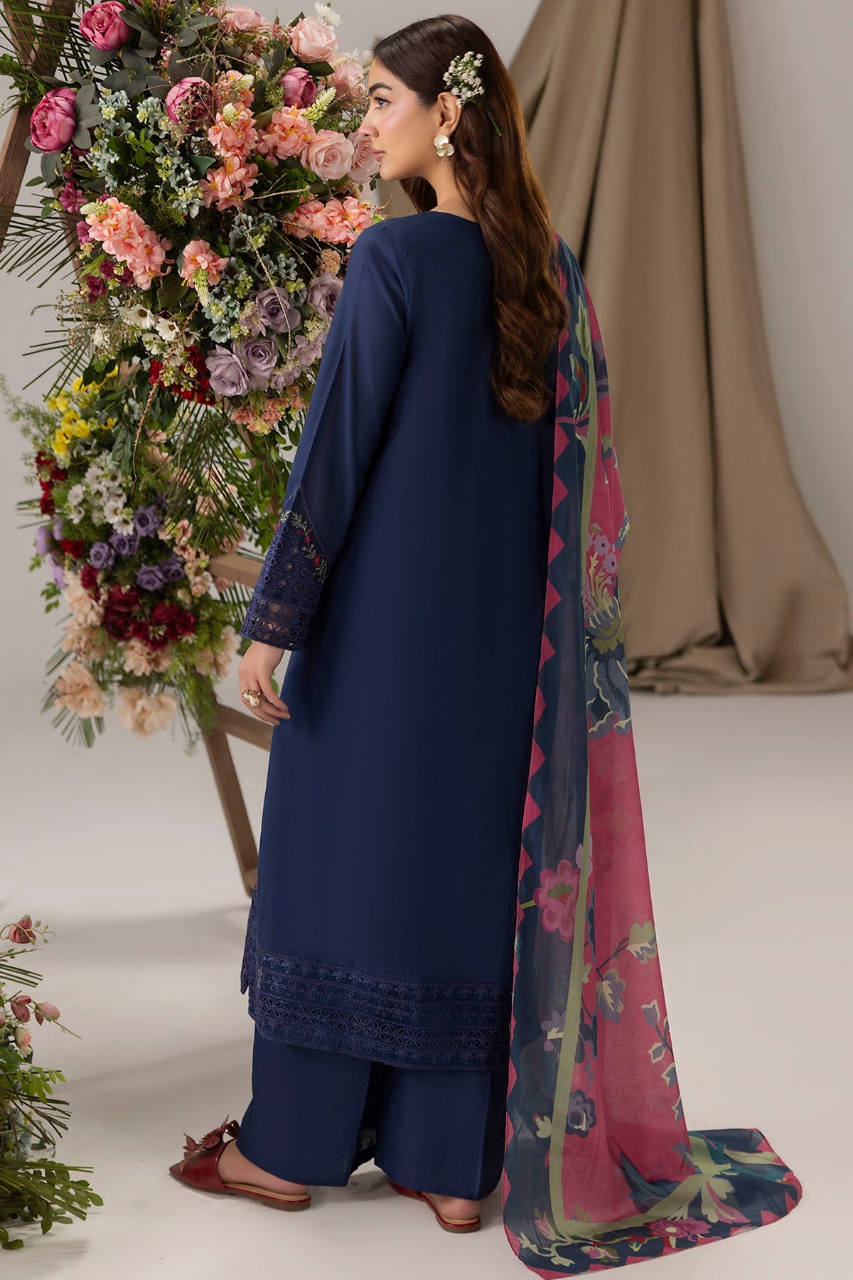 6109-QUINCES EMBROIDERED LAWN UNSTITCHED