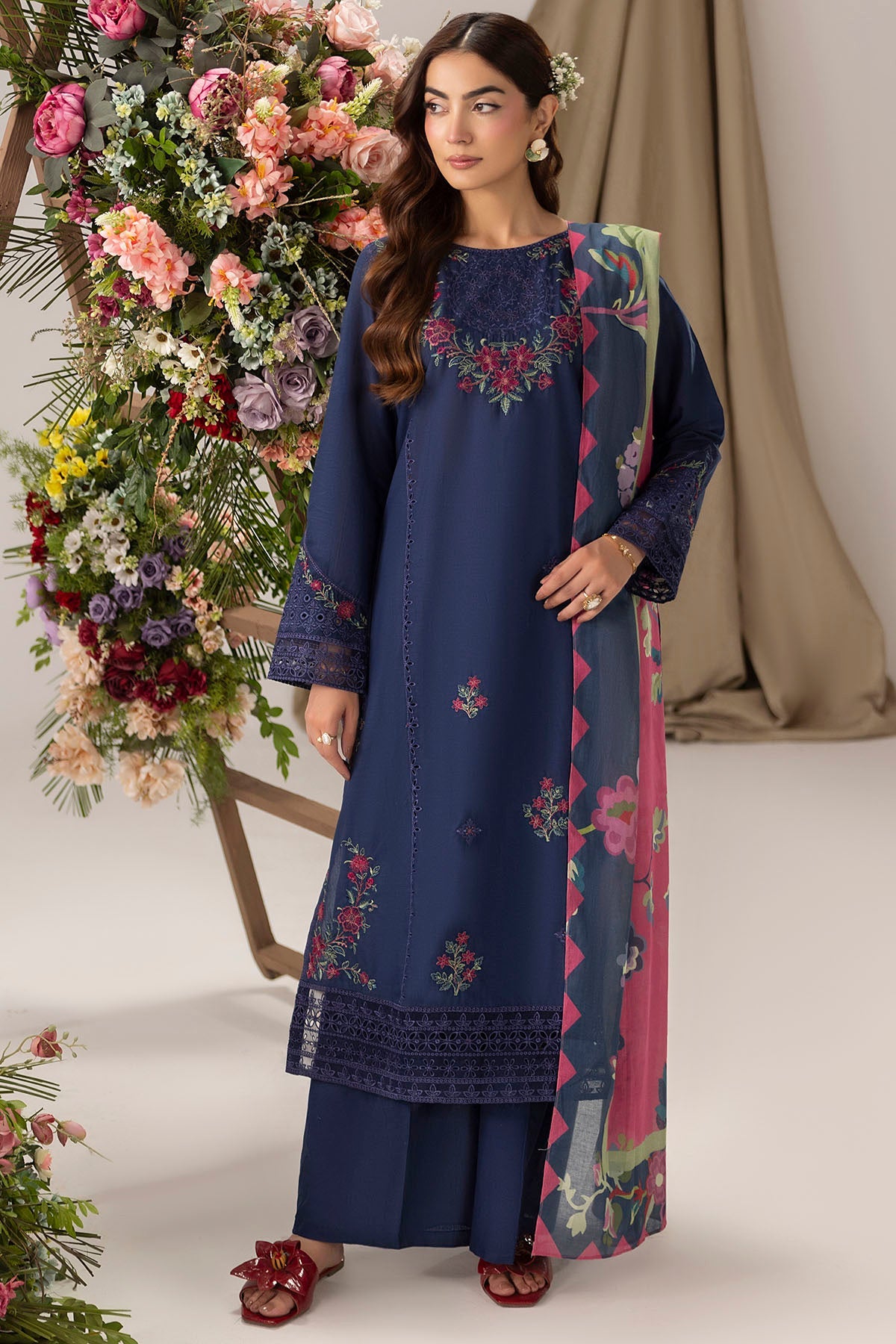 6109-QUINCES EMBROIDERED LAWN UNSTITCHED