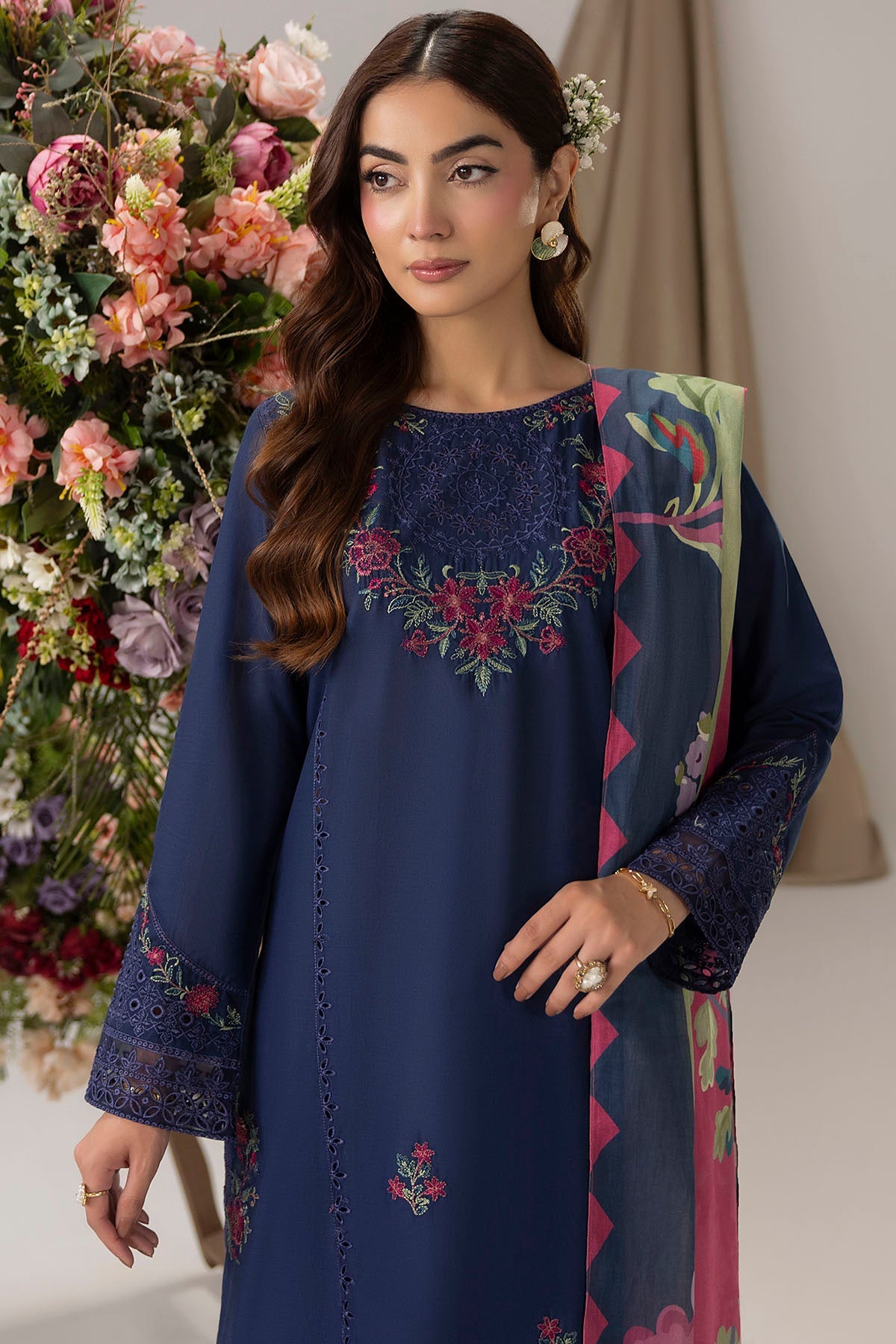 6109-QUINCES EMBROIDERED LAWN STITCHED