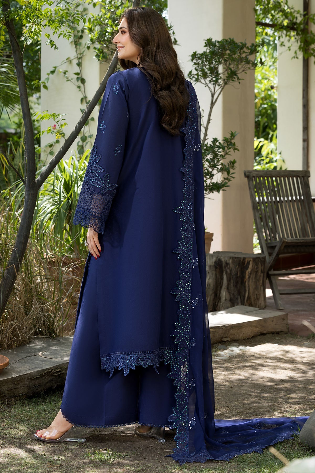 6115-CAMPANIA EMBROIDERED LAWN STITCHED
