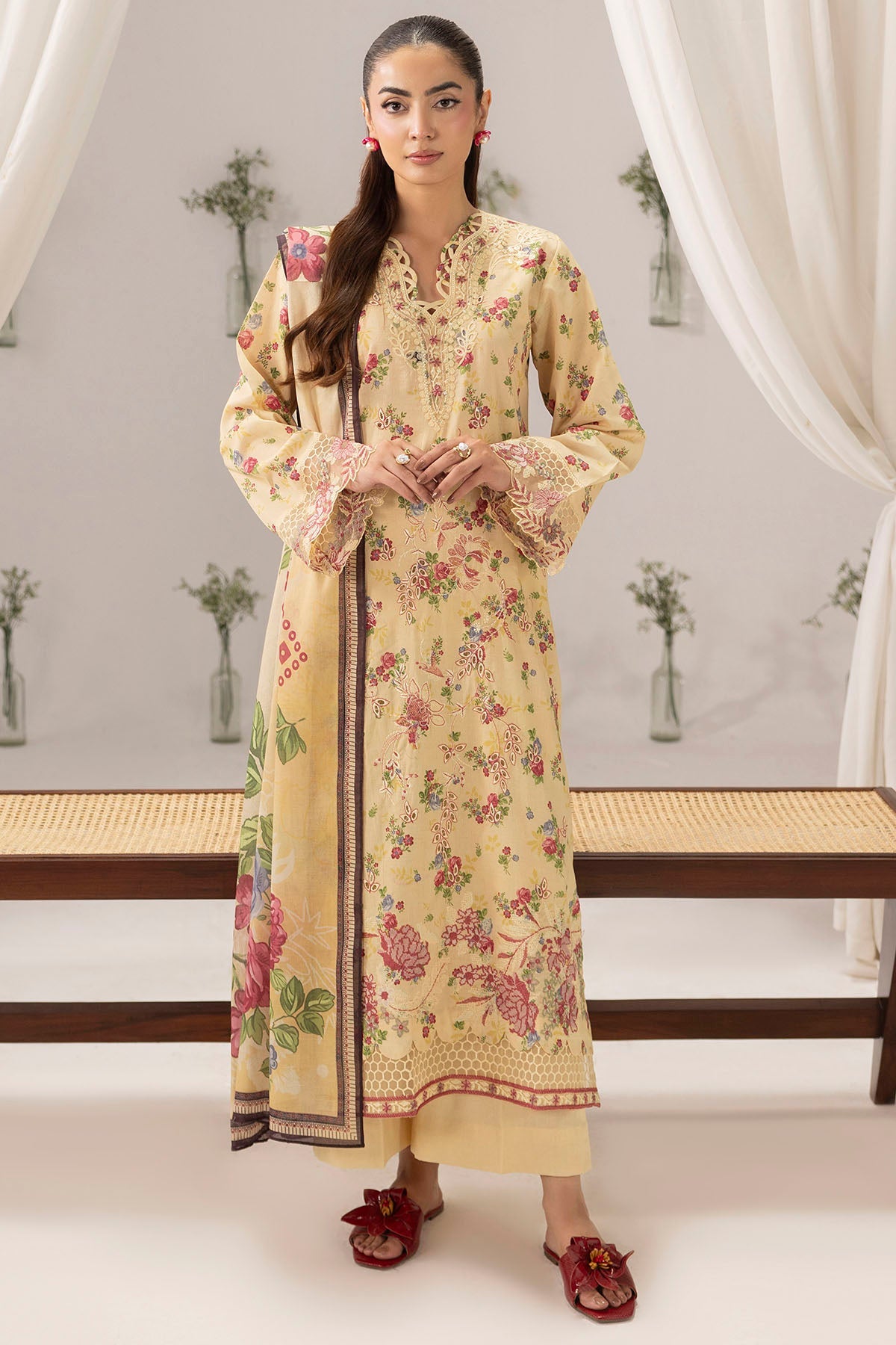 6137-LYLA EMBROIDERED LAWN STITCHED