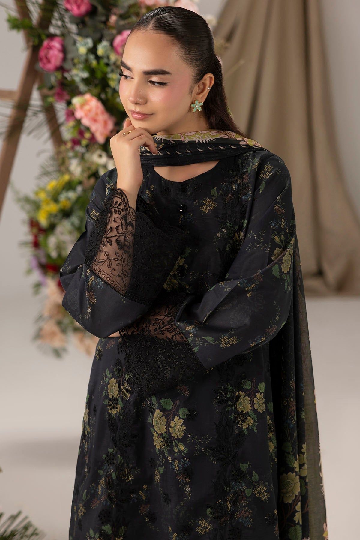 6138-AVDREY EMBROIDERED LAWN STITCHED