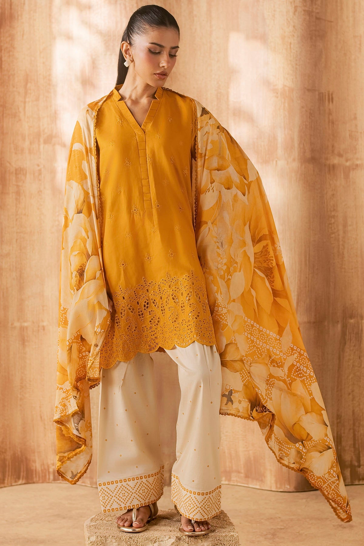 6151-QUINCES EMBROIDERED LAWN UNSTITCHED