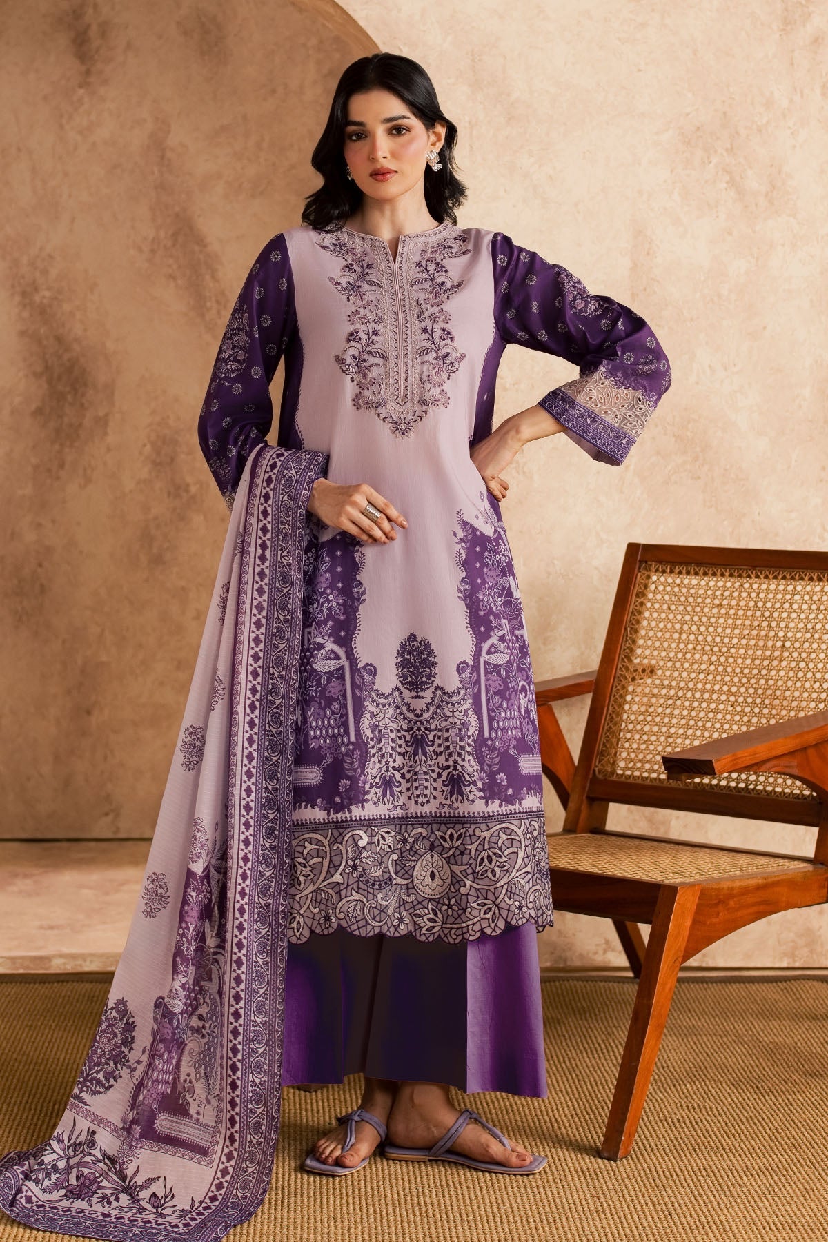 6153-ESMERA EMBROIDERED LAWN UNSTITCHED