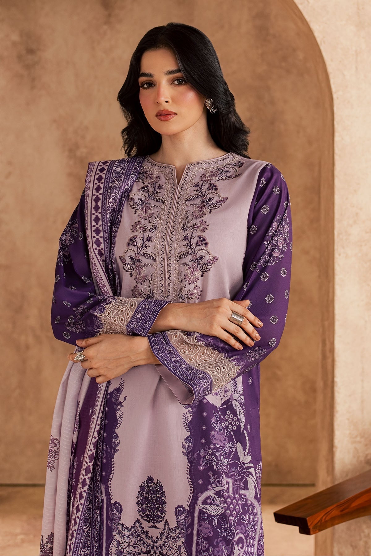 6153-ESMERA EMBROIDERED LAWN UNSTITCHED