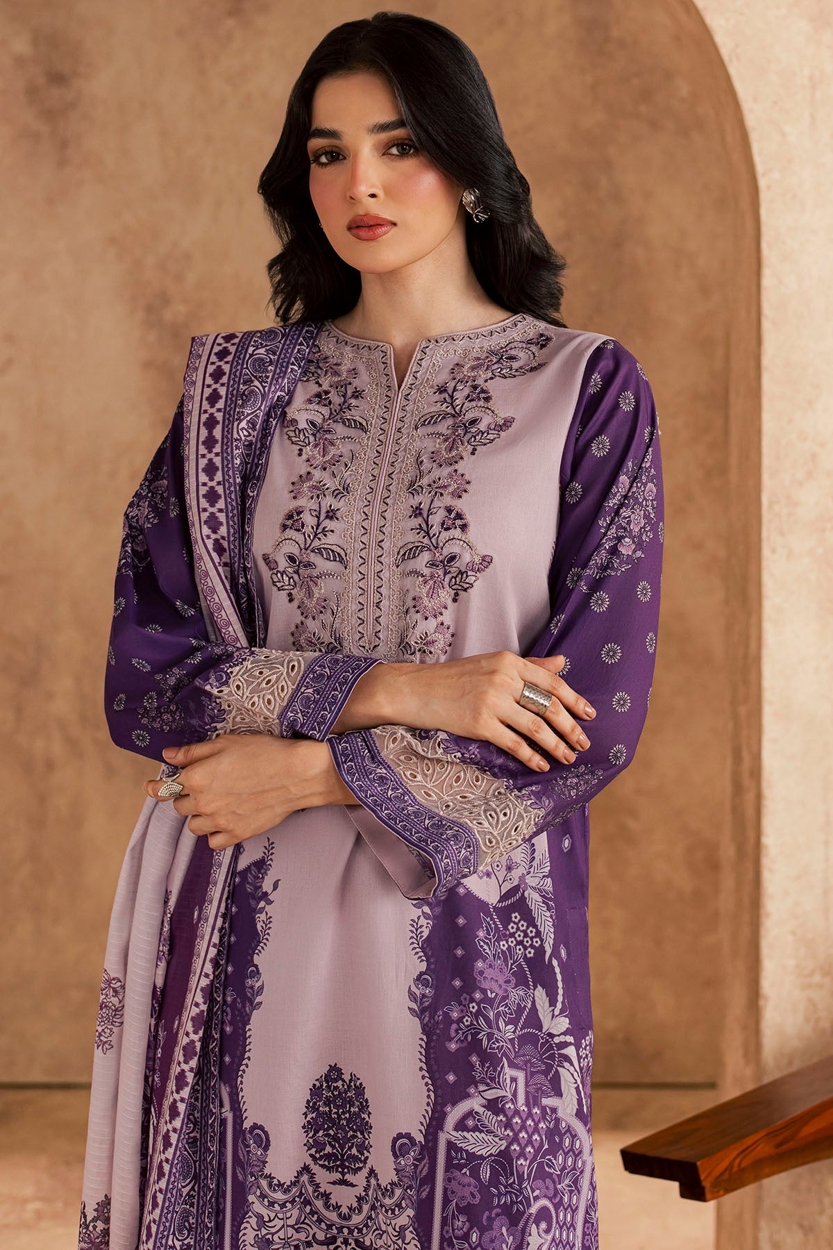 6153-ESMERA EMBROIDERED LAWN UNSTITCHED