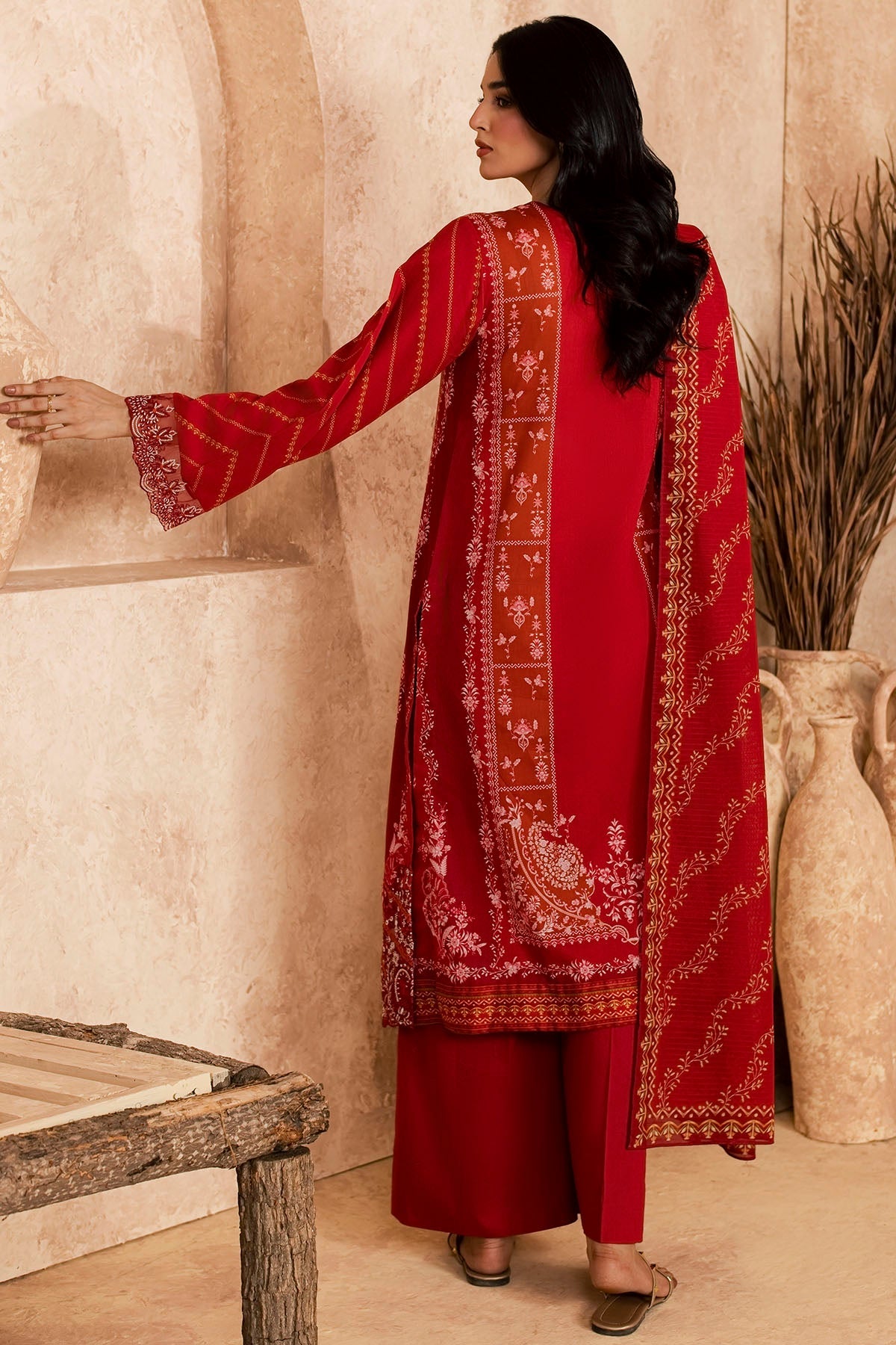 6160-IVRA EMBROIDERED LAWN STITCHED